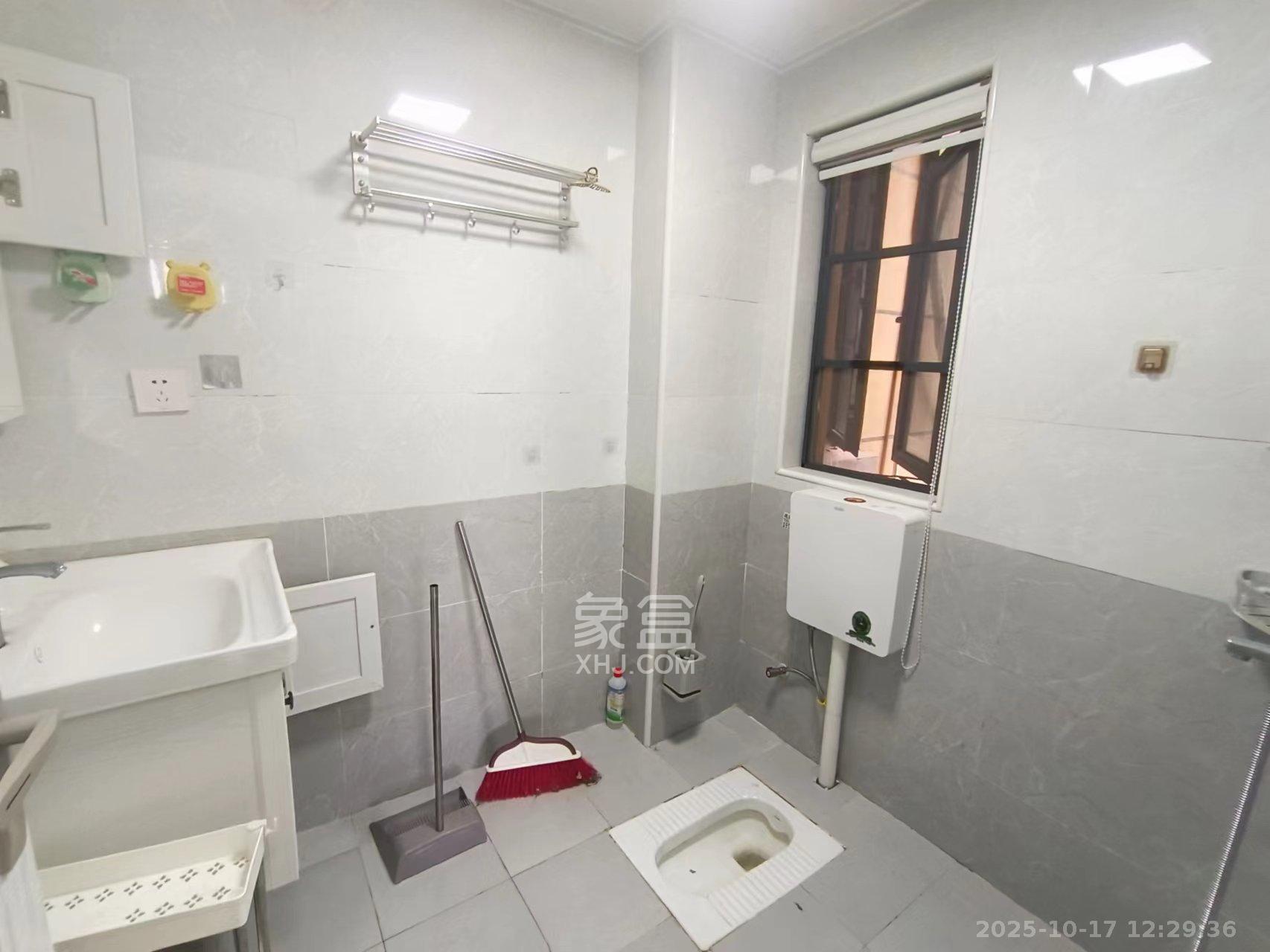 荣盛花语书苑 2室1厅1卫 2500.0元/月 荣盛花语书苑 2室1厅1卫 2500.0元/月室内图