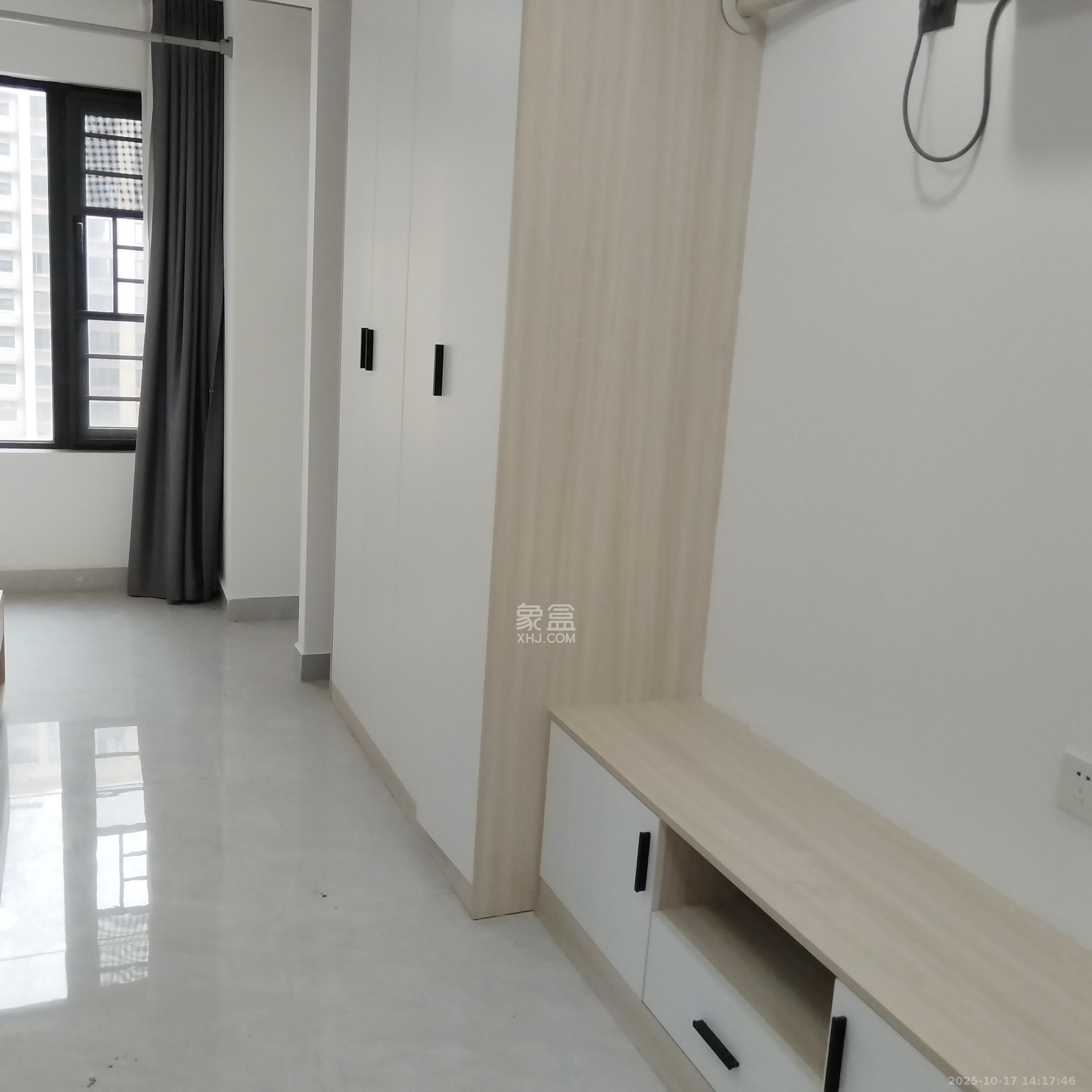 中海珑悦府  1室1厅1卫    1000.0元/月 中海珑悦府  1室1厅1卫    1000.0元/月室内图