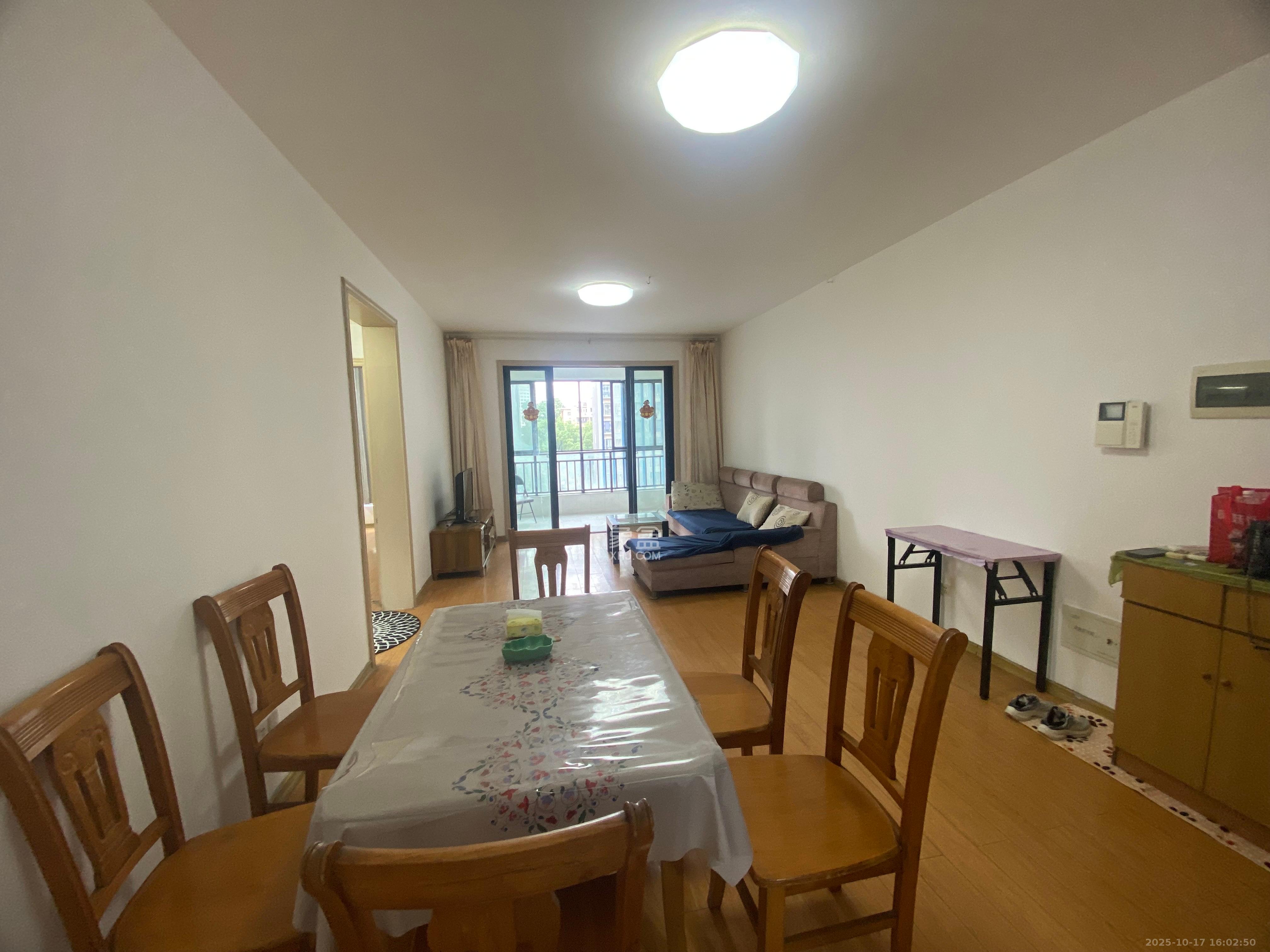 长大彩虹都  3室2厅1卫    1900.0元/月室内图