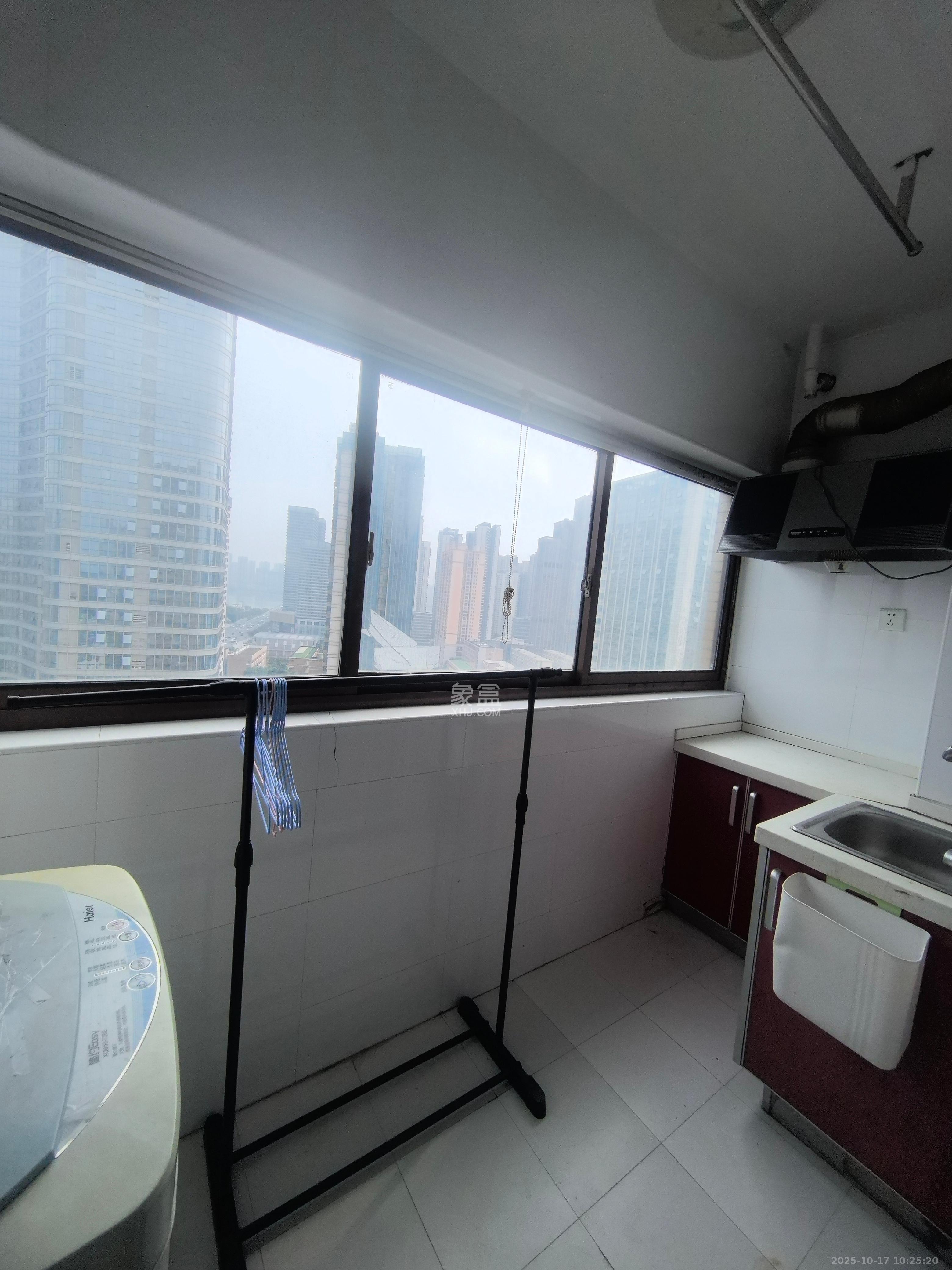 兰卡威国际 1室1厅1卫 1500.0元/月 兰卡威国际 1室1厅1卫 1500.0元/月室内图