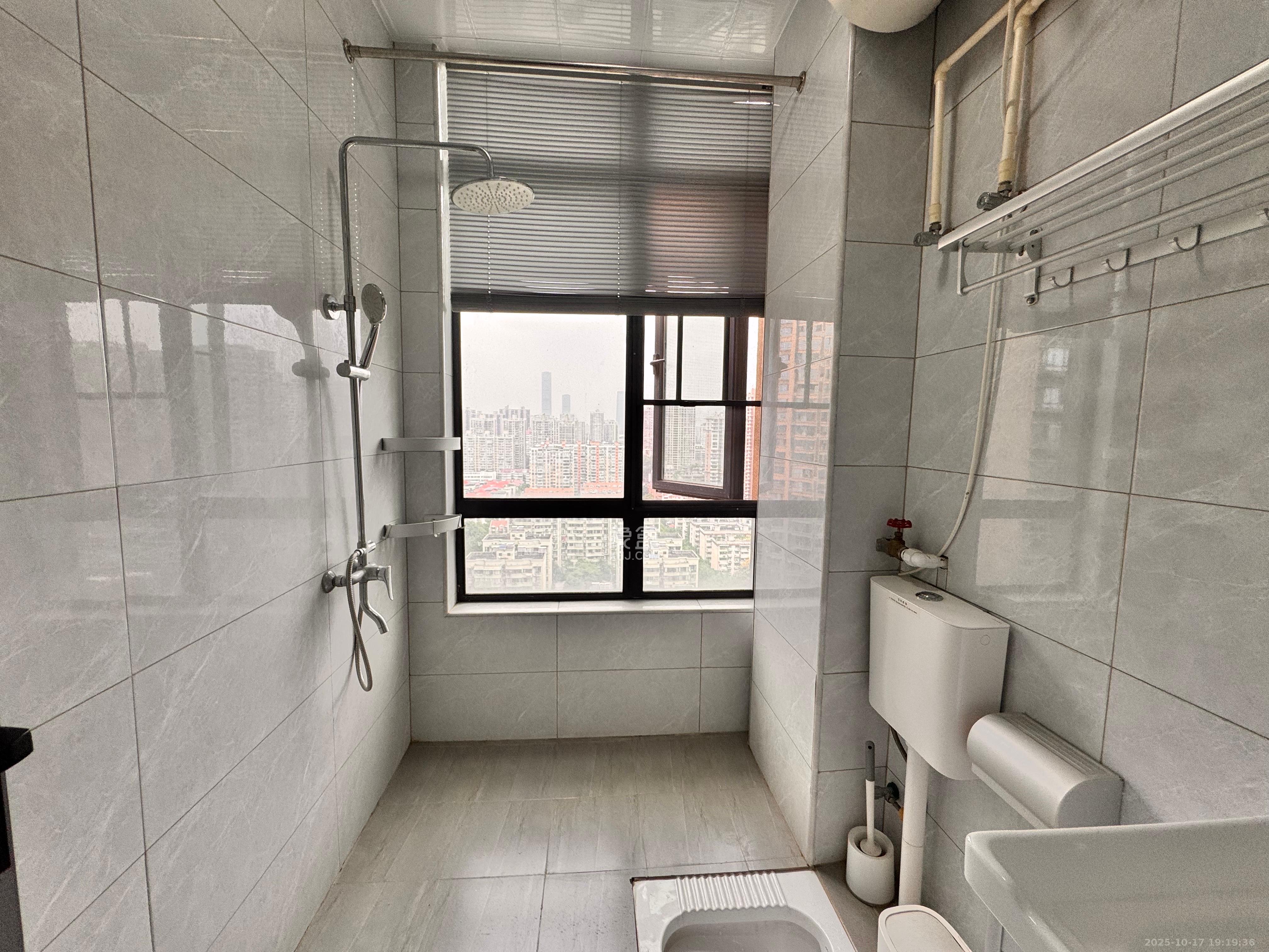 荣悦台  1室1厅1卫    1800.0元/月 荣悦台  1室1厅1卫    1800.0元/月室内图