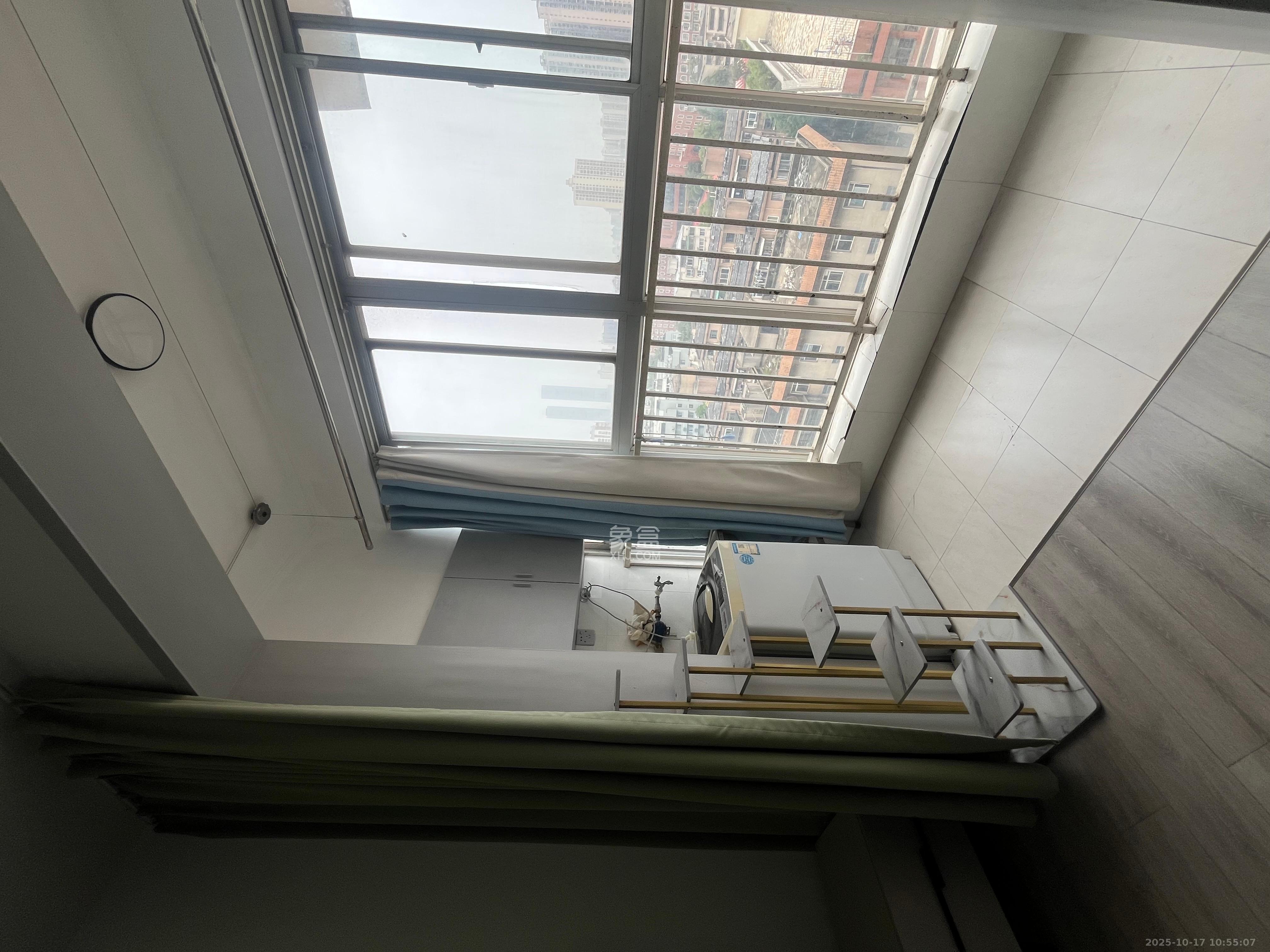 东方新世界  1室1厅1卫    1300.0元/月室内图