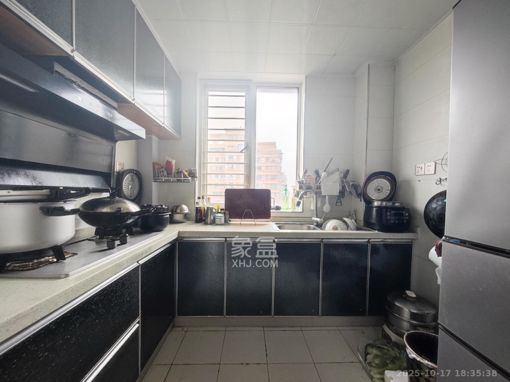 五矿万境水岸一期（万境水岸嘉苑）  2室2厅1卫    85.0万厨房