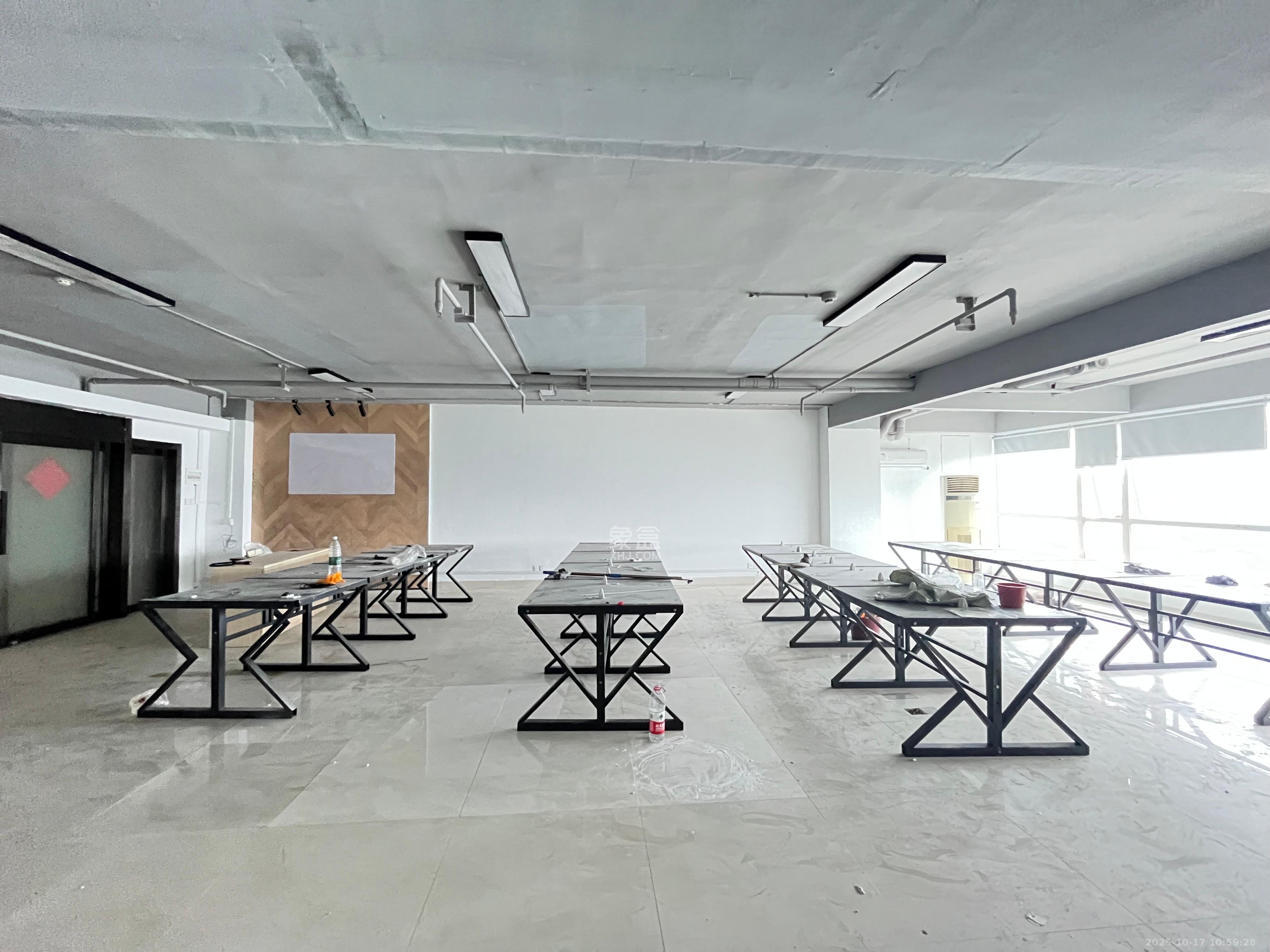 BOBO天下城（CTA财富中心）   150.0㎡      8000.0元/月室内图