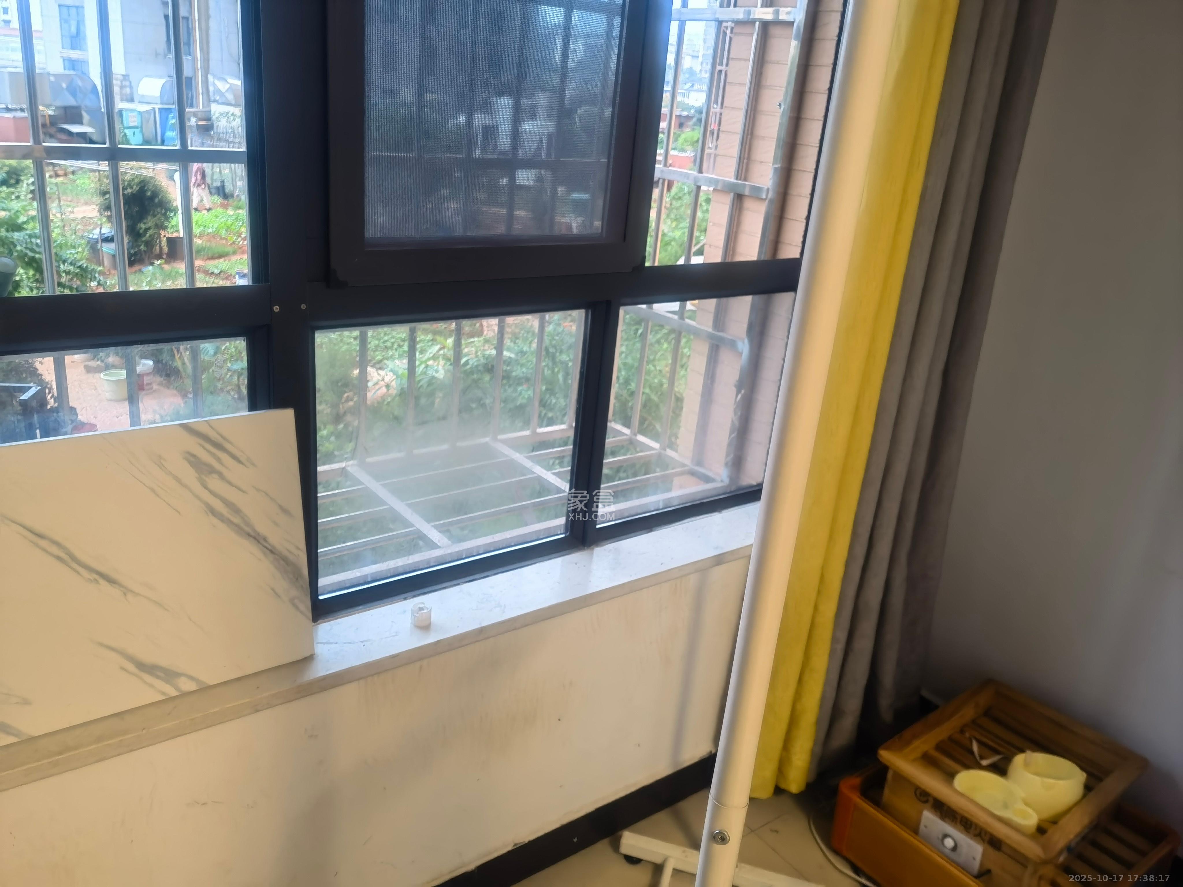 圭塘三小区  1室1厅1卫    1800.0元/月室内图