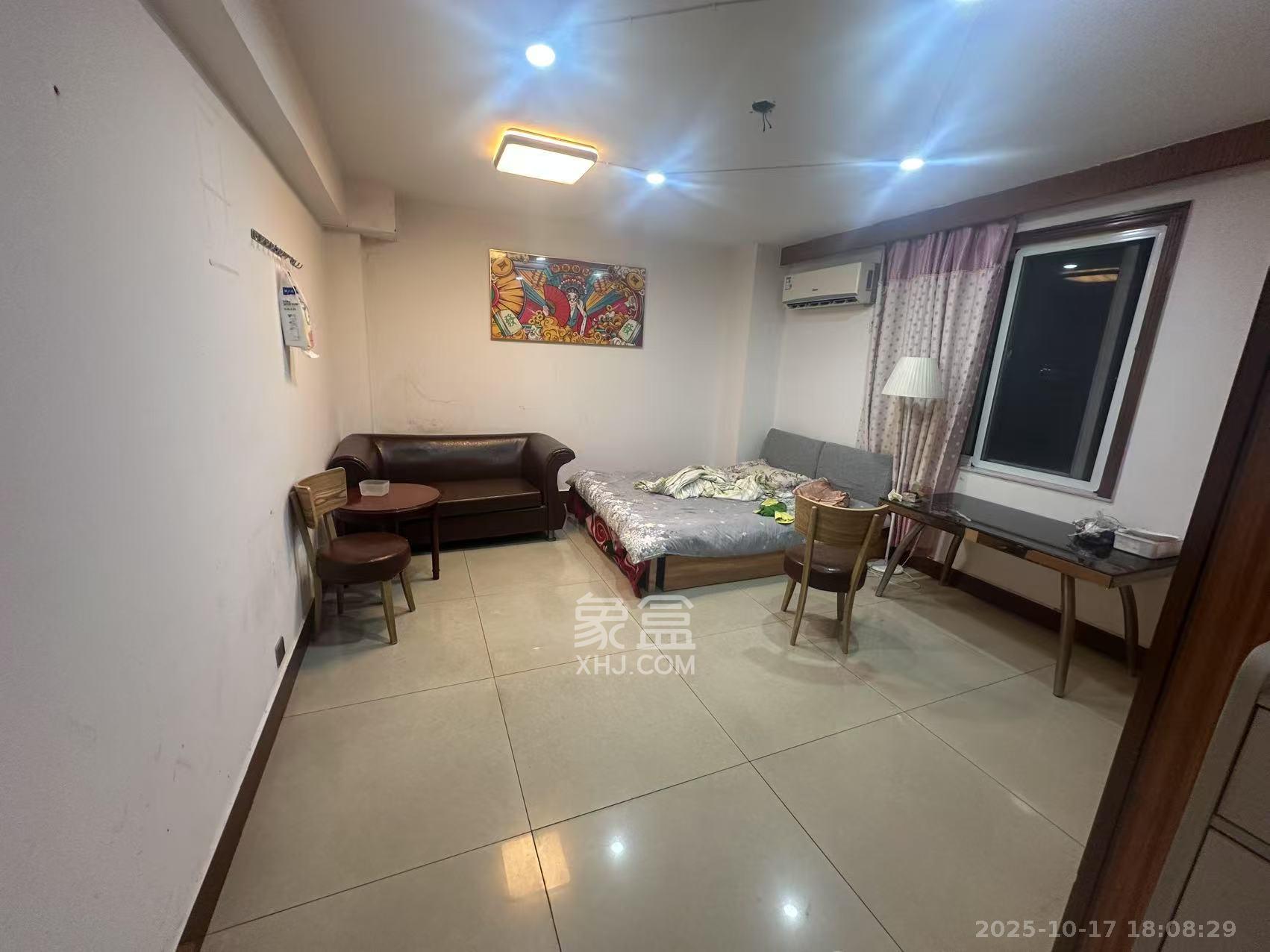 君临天厦  4室2厅2卫    4000.0元/月 君临天厦  4室2厅2卫    4000.0元/月室内图