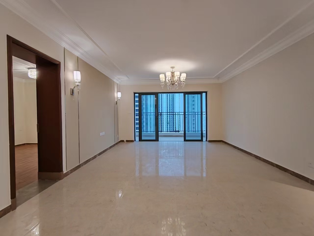 恒大美丽沙天珺湾 5室2厅3卫 5000.0元/月 恒大美丽沙天珺湾 5室2厅3卫 5000.0元/月户型图