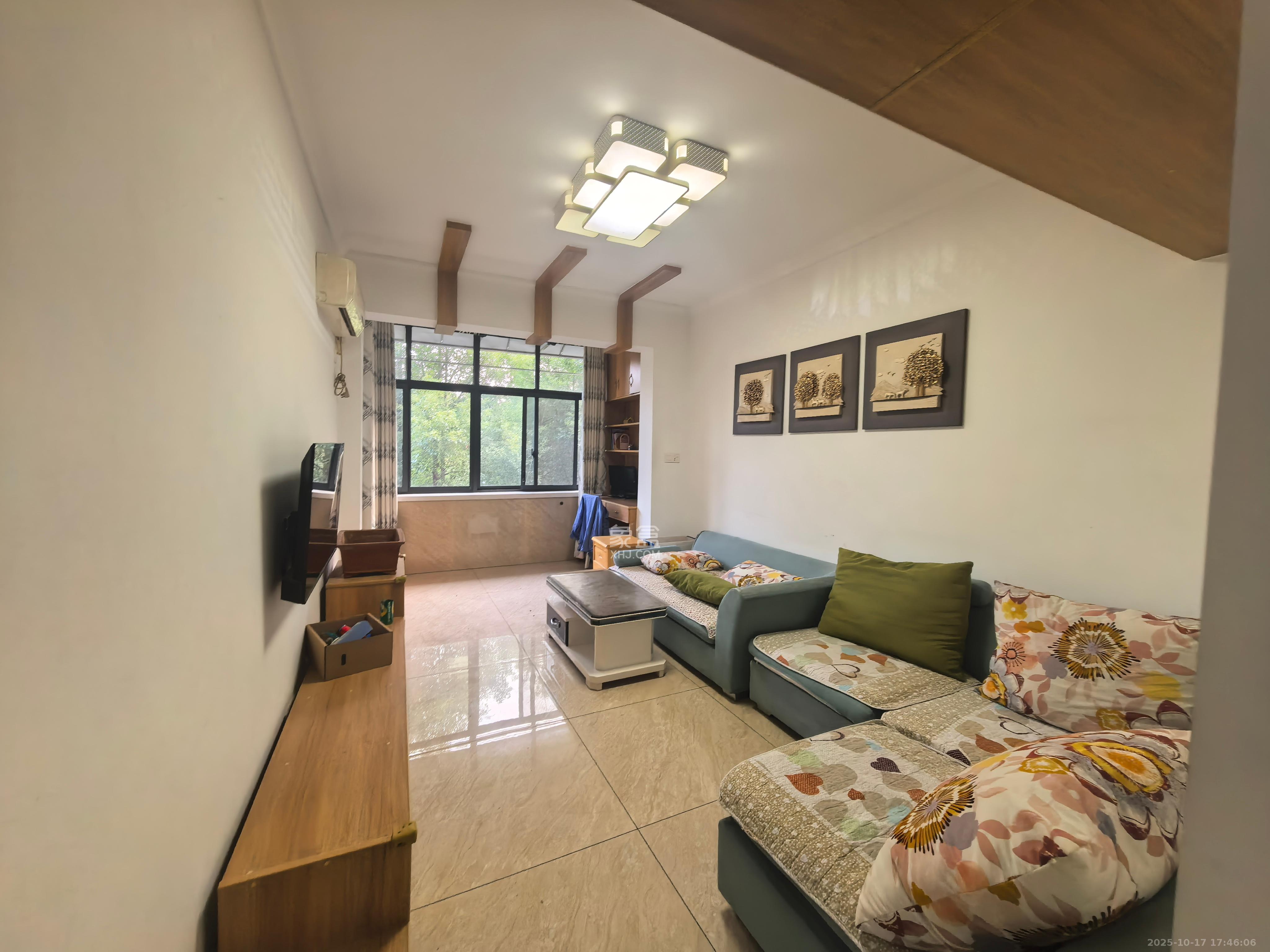 禾花村  2室1厅1卫    15.8万客厅