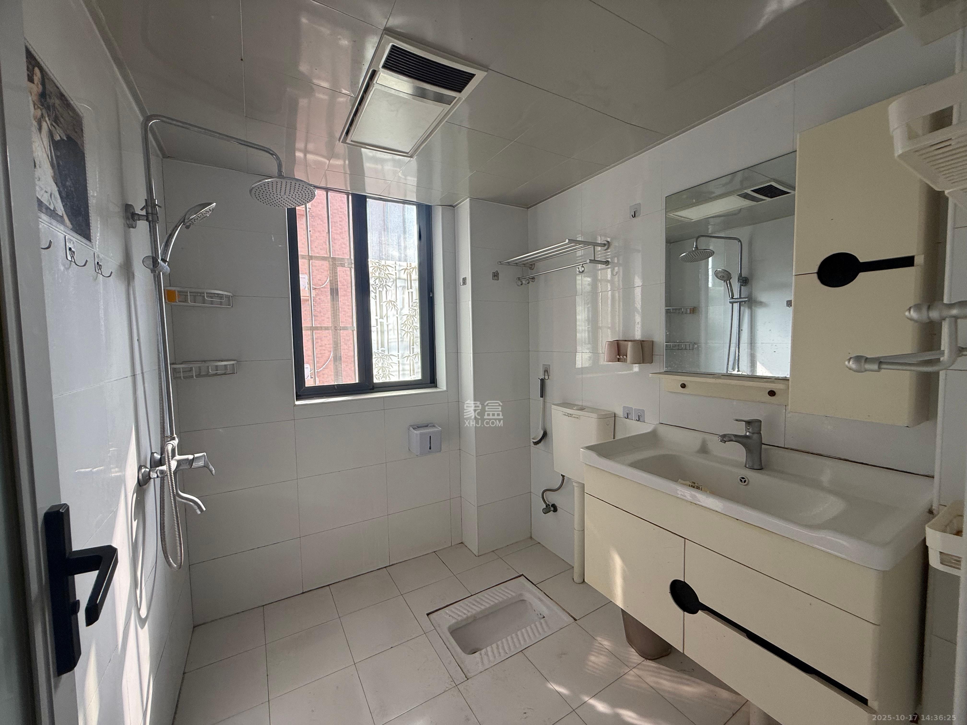 上海城小区 2室2厅1卫 2200.0元/月 上海城小区 2室2厅1卫 2200.0元/月室内图