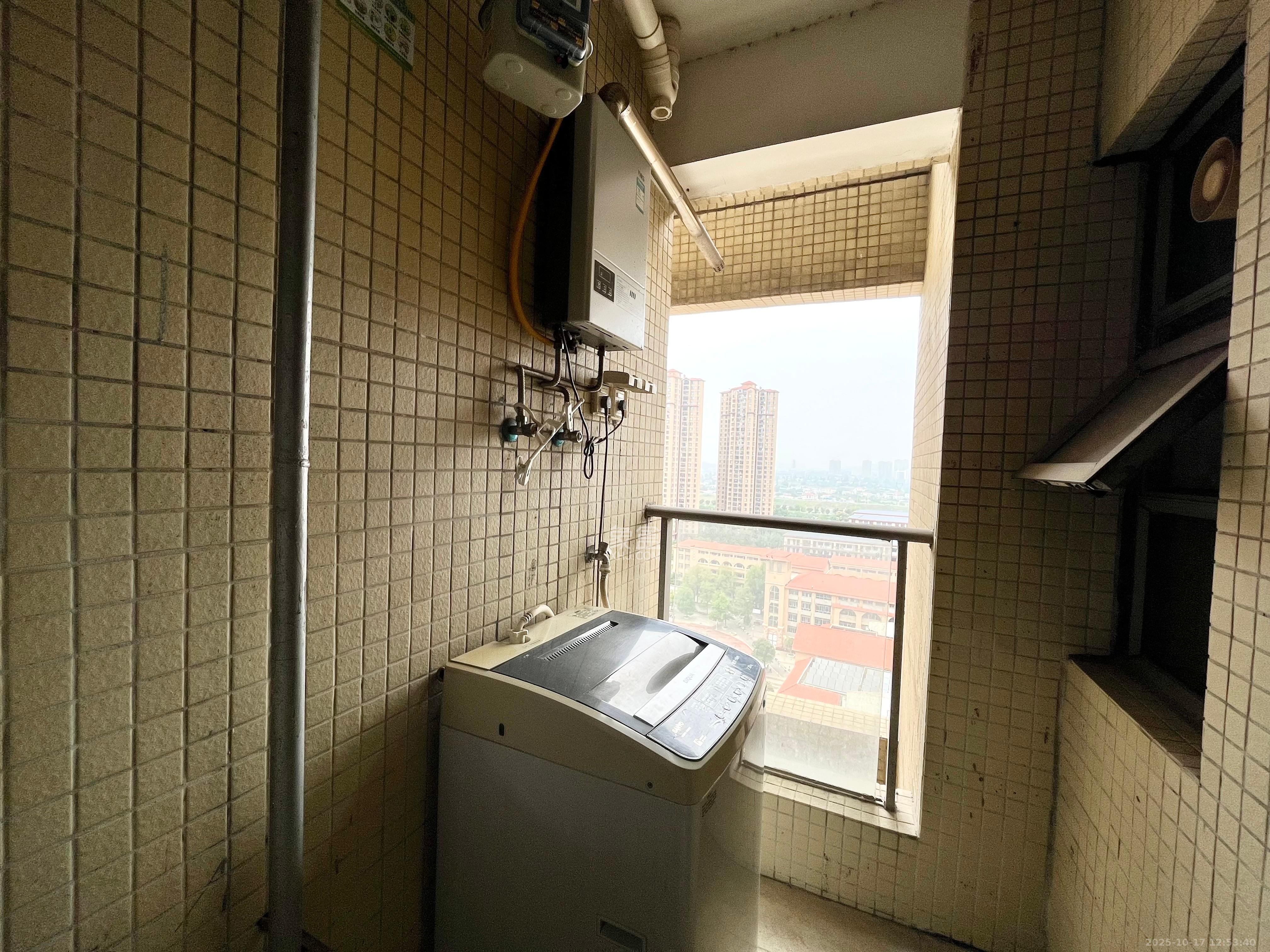 珠江花城四期花盛 1室1厅1卫 1600.0元/月 珠江花城四期花盛 1室1厅1卫 1600.0元/月室内图