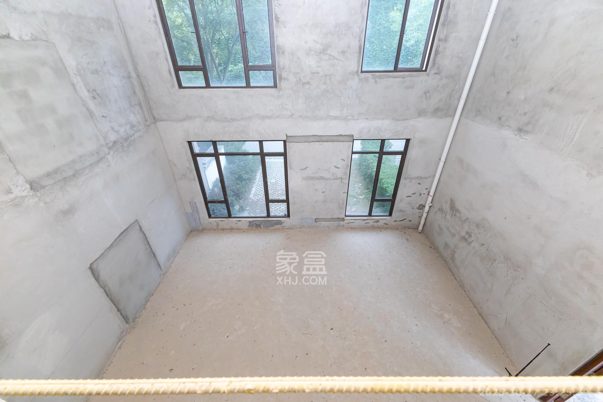 龙湖璟宸原著(龙湖紫宸)  5室2厅3卫    498.0万 龙湖璟宸原著(龙湖紫宸)  5室2厅3卫    498.0万客厅