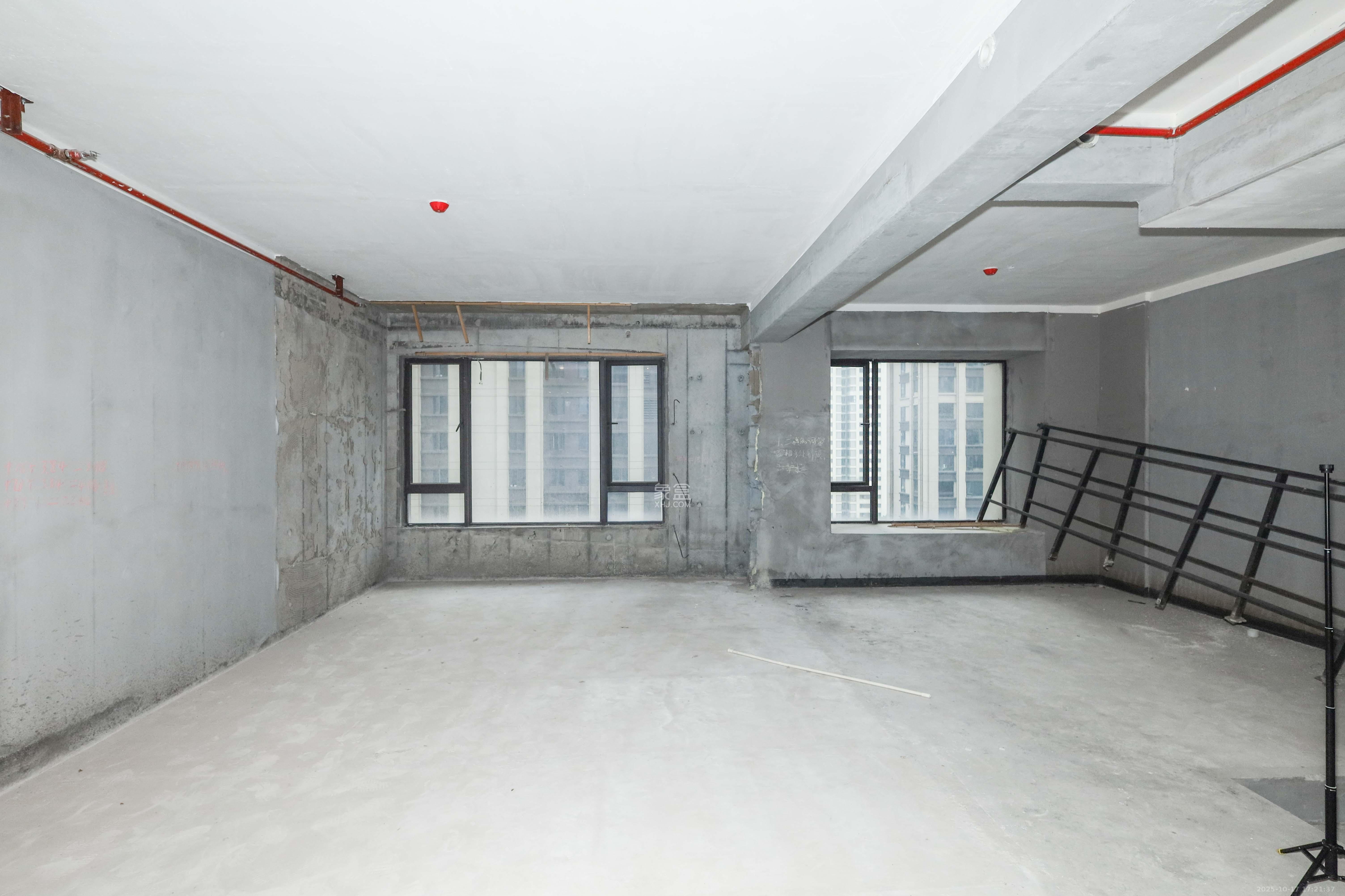 建发央著  4室2厅2卫    272.0万卧室