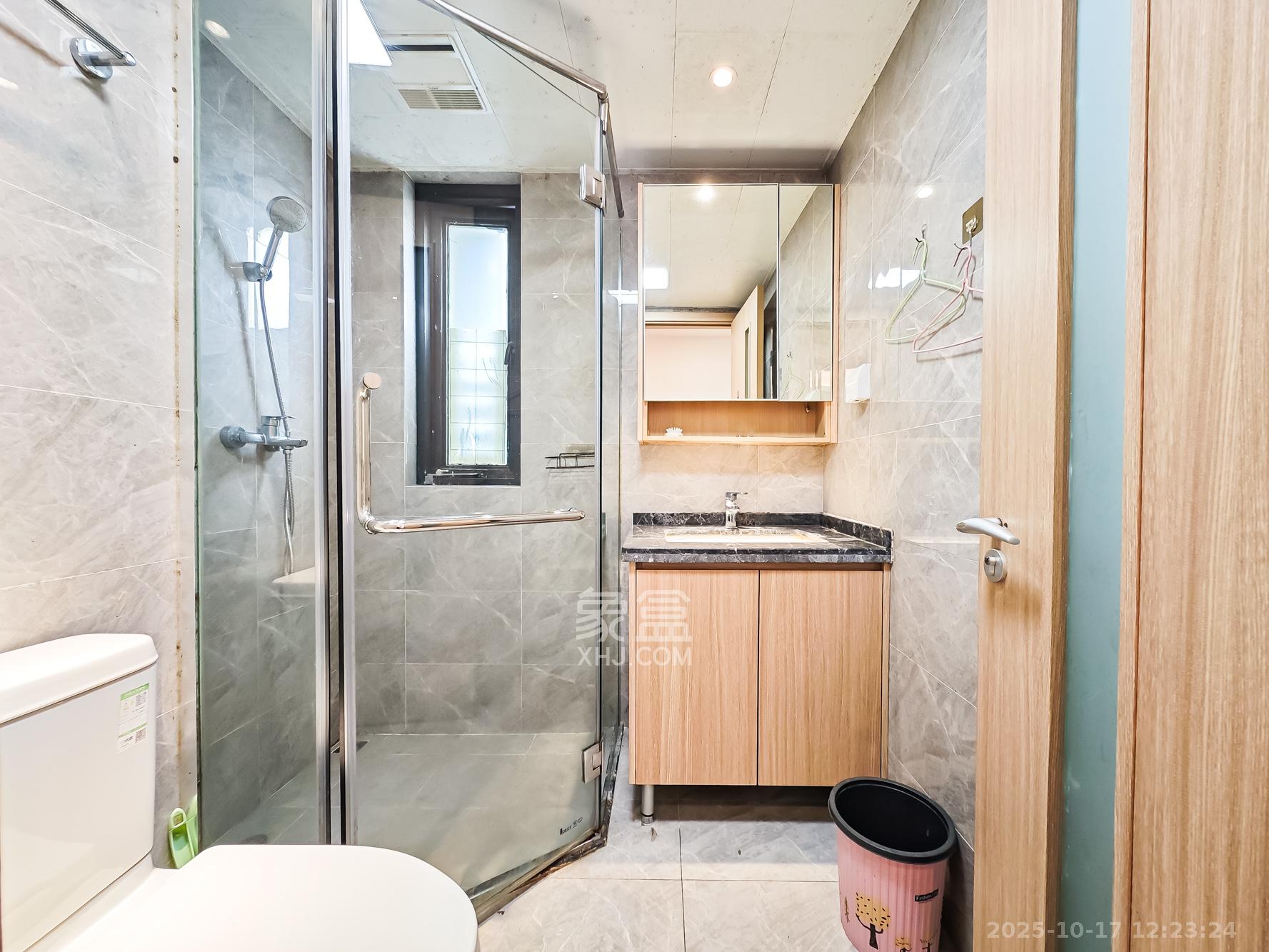 新城和樾(新城和樾公馆)  3室2厅2卫    88.0万 新城和樾(新城和樾公馆)  3室2厅2卫    88.0万卫生间