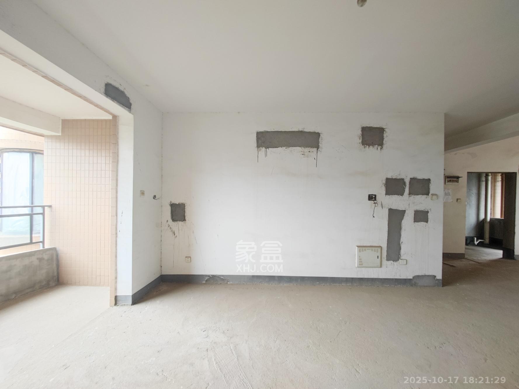 五矿万境水岸一期(万境水岸嘉苑)  3室2厅2卫    152.0万 五矿万境水岸一期(万境水岸嘉苑)  3室2厅2卫    152.0万客厅