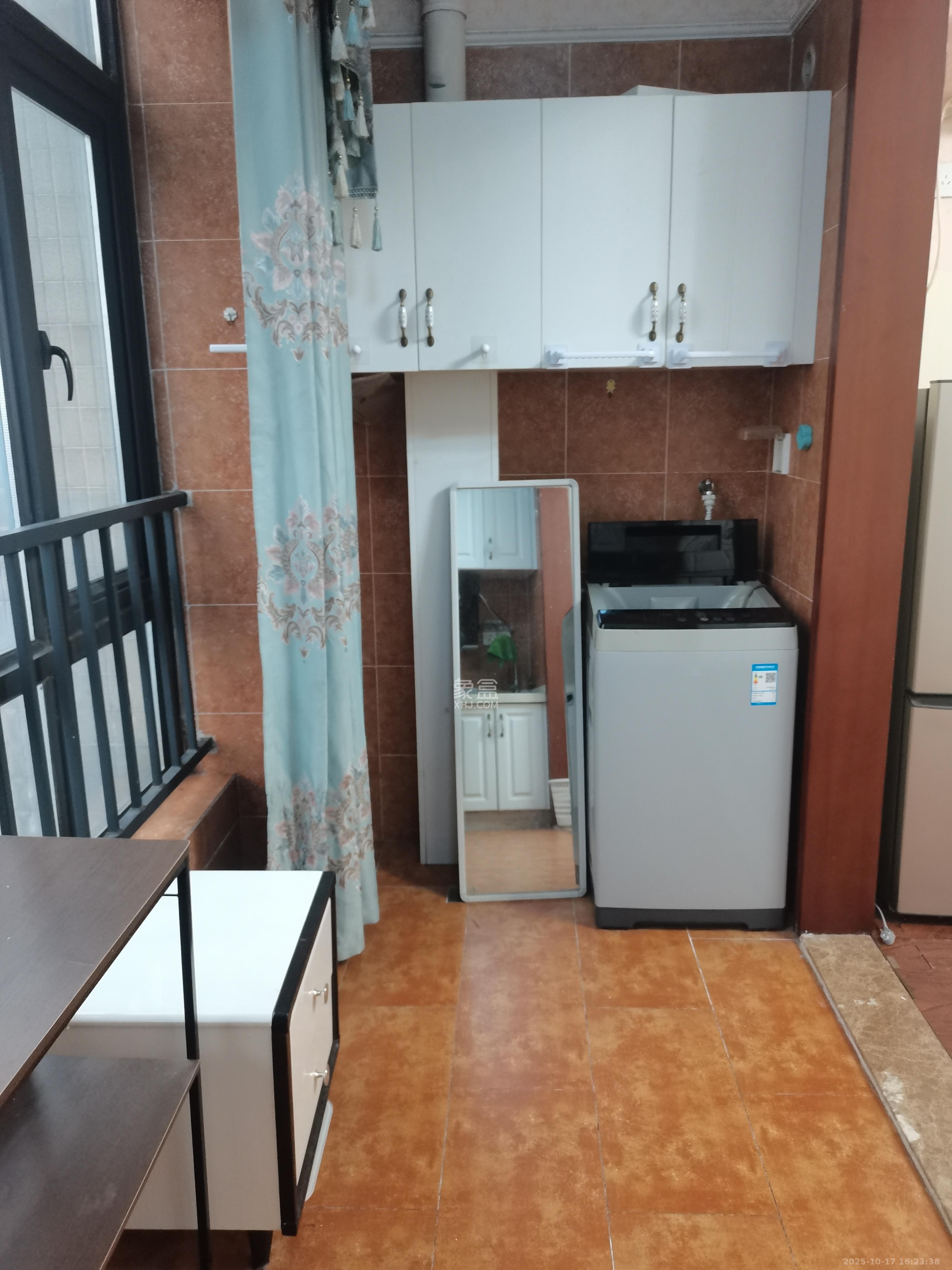 天元涉外景园B区 1室1厅1卫 1400.0元/月 天元涉外景园B区 1室1厅1卫 1400.0元/月室内图