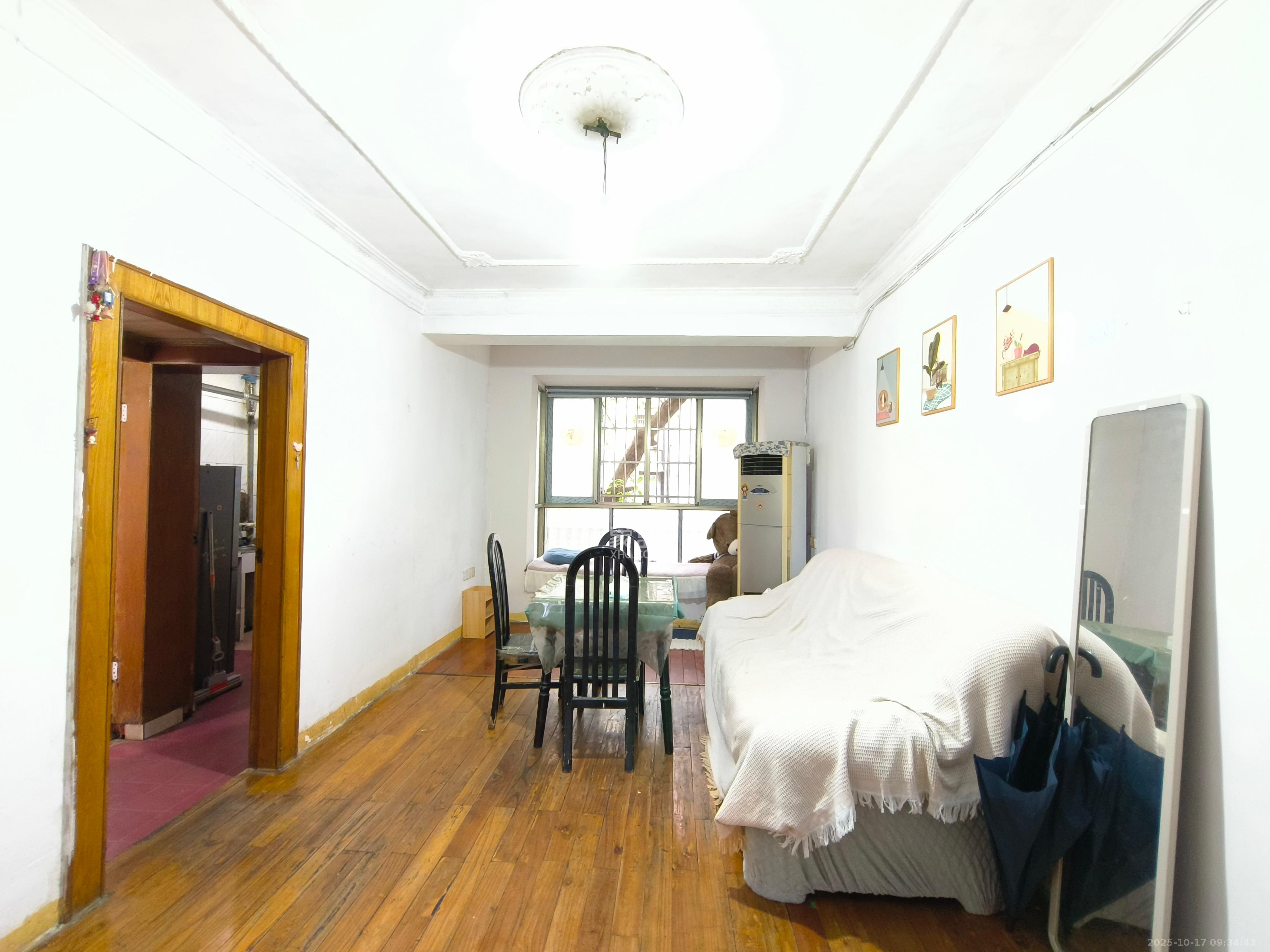 富雅坪社区（红墙巷）  2室1厅1卫    1800.0元/月