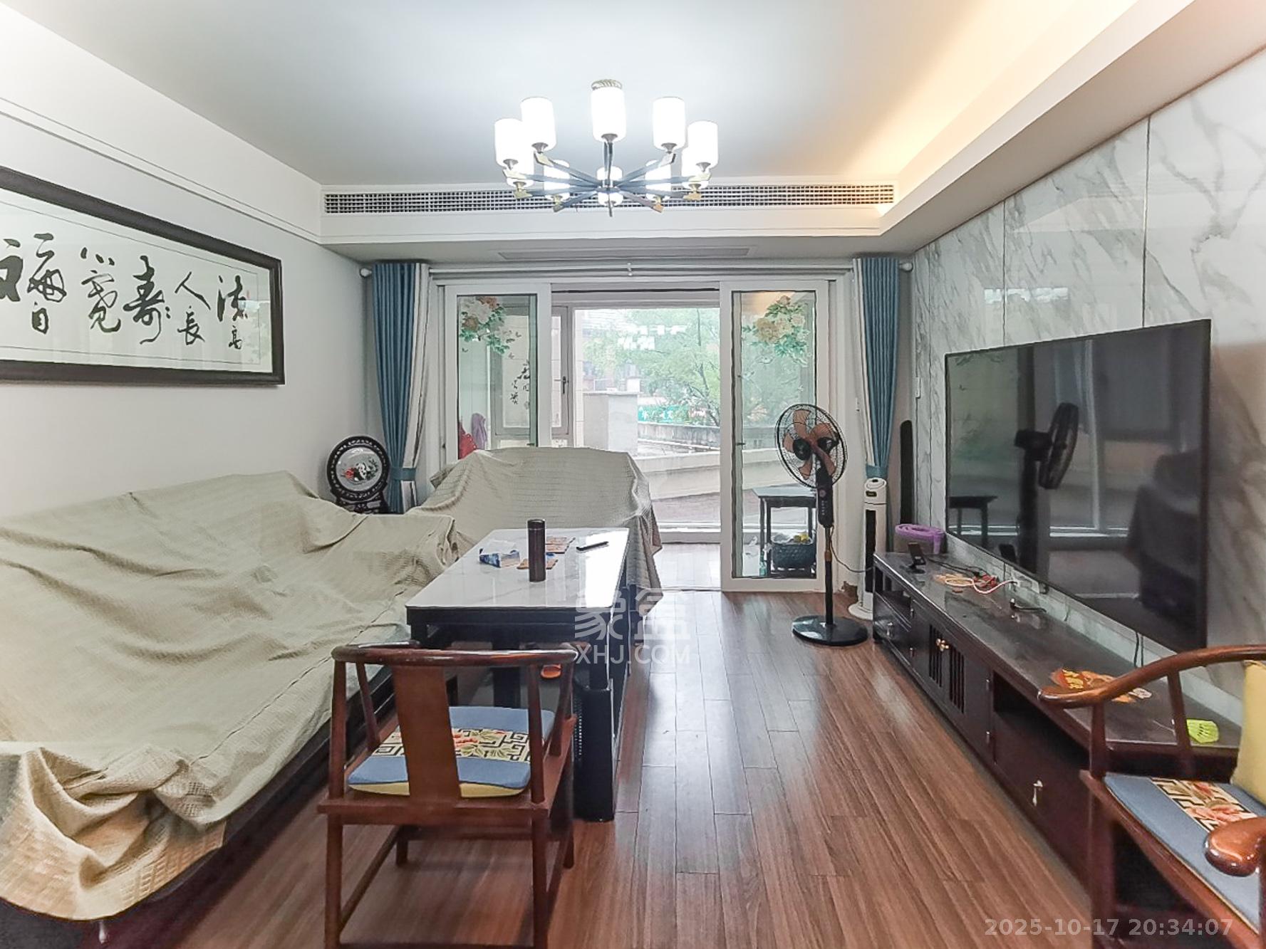 保利香槟国际 4室2厅2卫 115.0万 保利香槟国际 4室2厅2卫 115.0万客厅