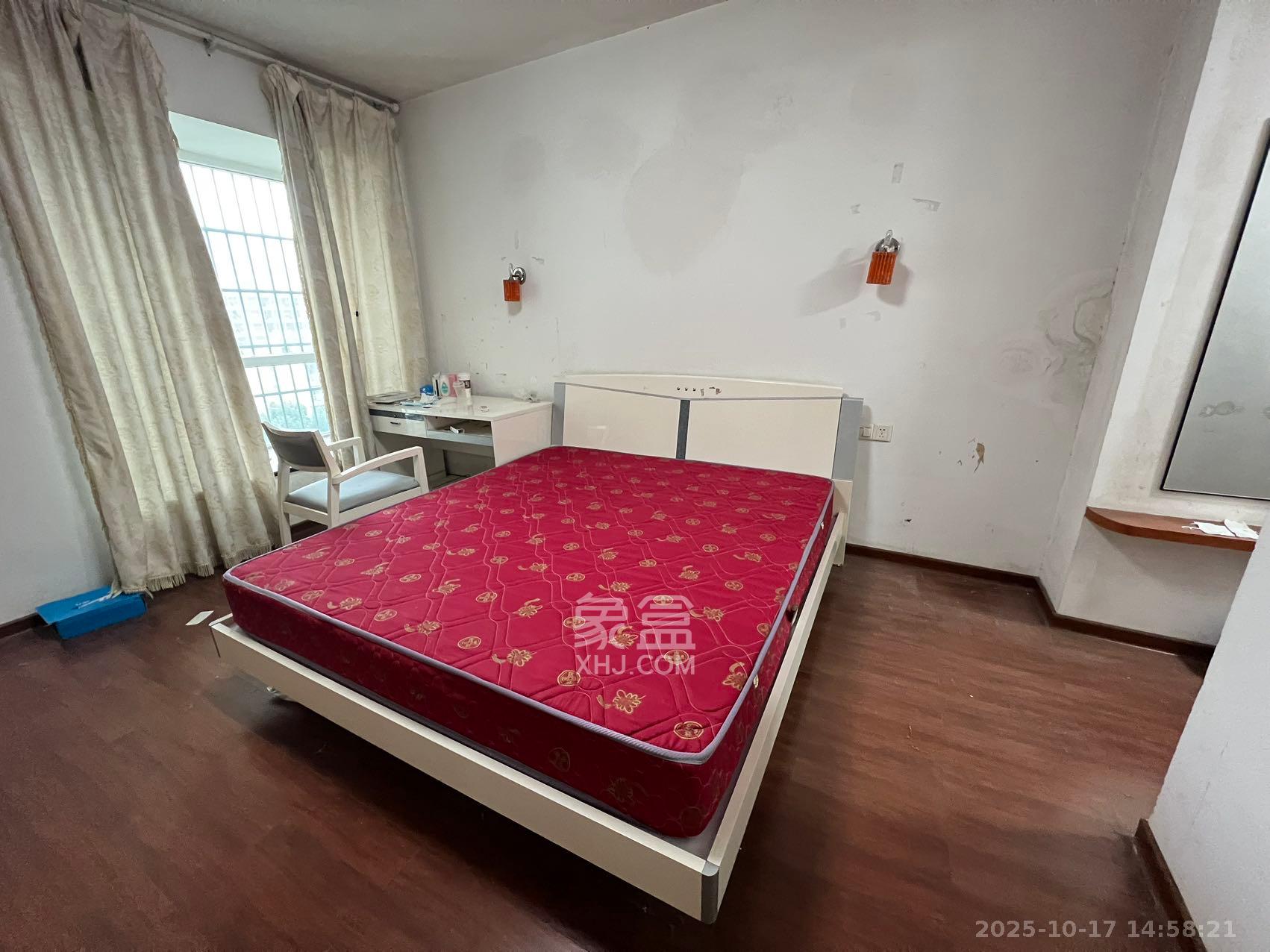 嘉逸名庭  3室2厅2卫    2600.0元/月 嘉逸名庭  3室2厅2卫    2600.0元/月室内图