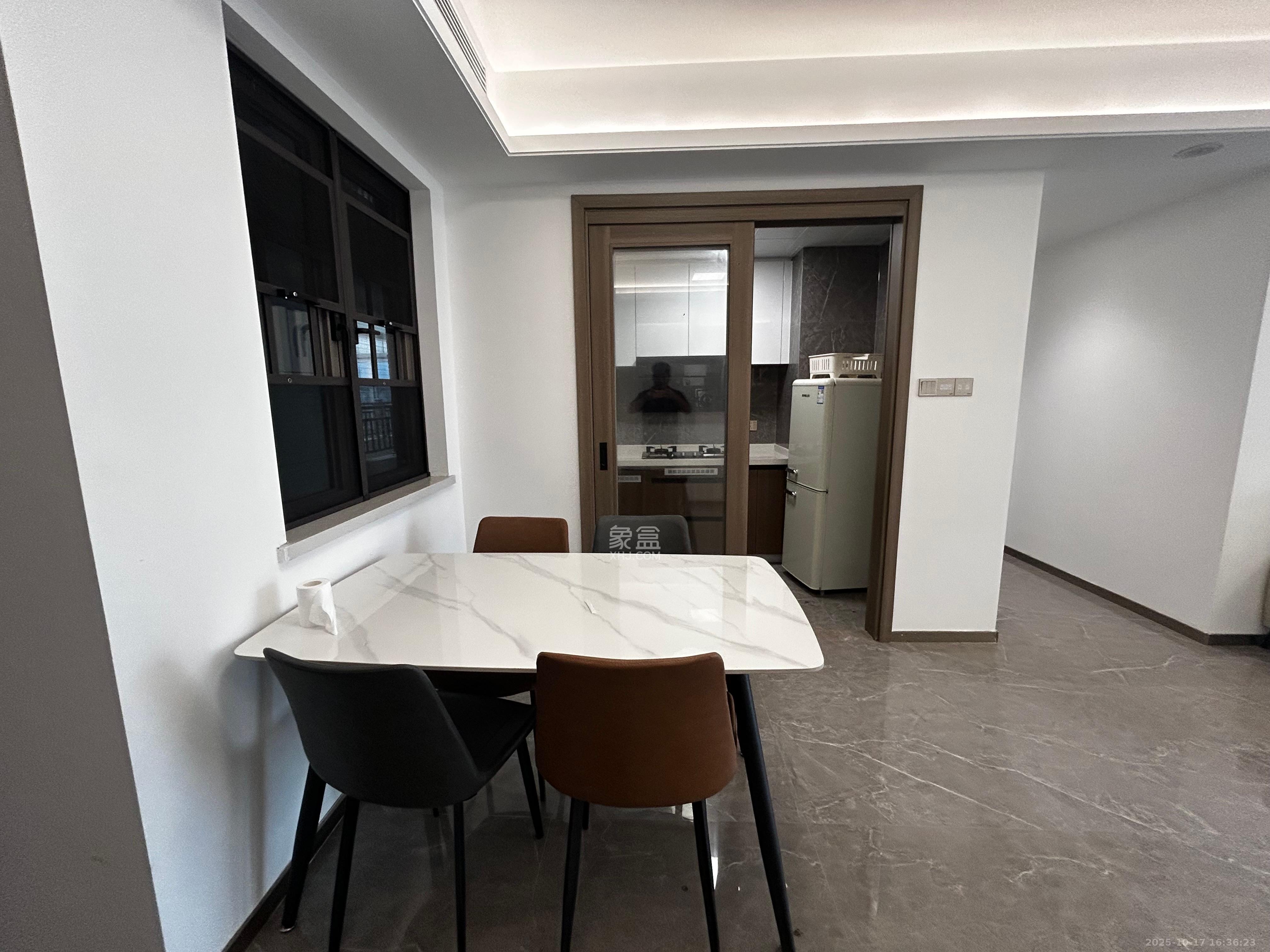 阳光城翡丽云邸  3室2厅1卫    2400.0元/月 阳光城翡丽云邸  3室2厅1卫    2400.0元/月室内图