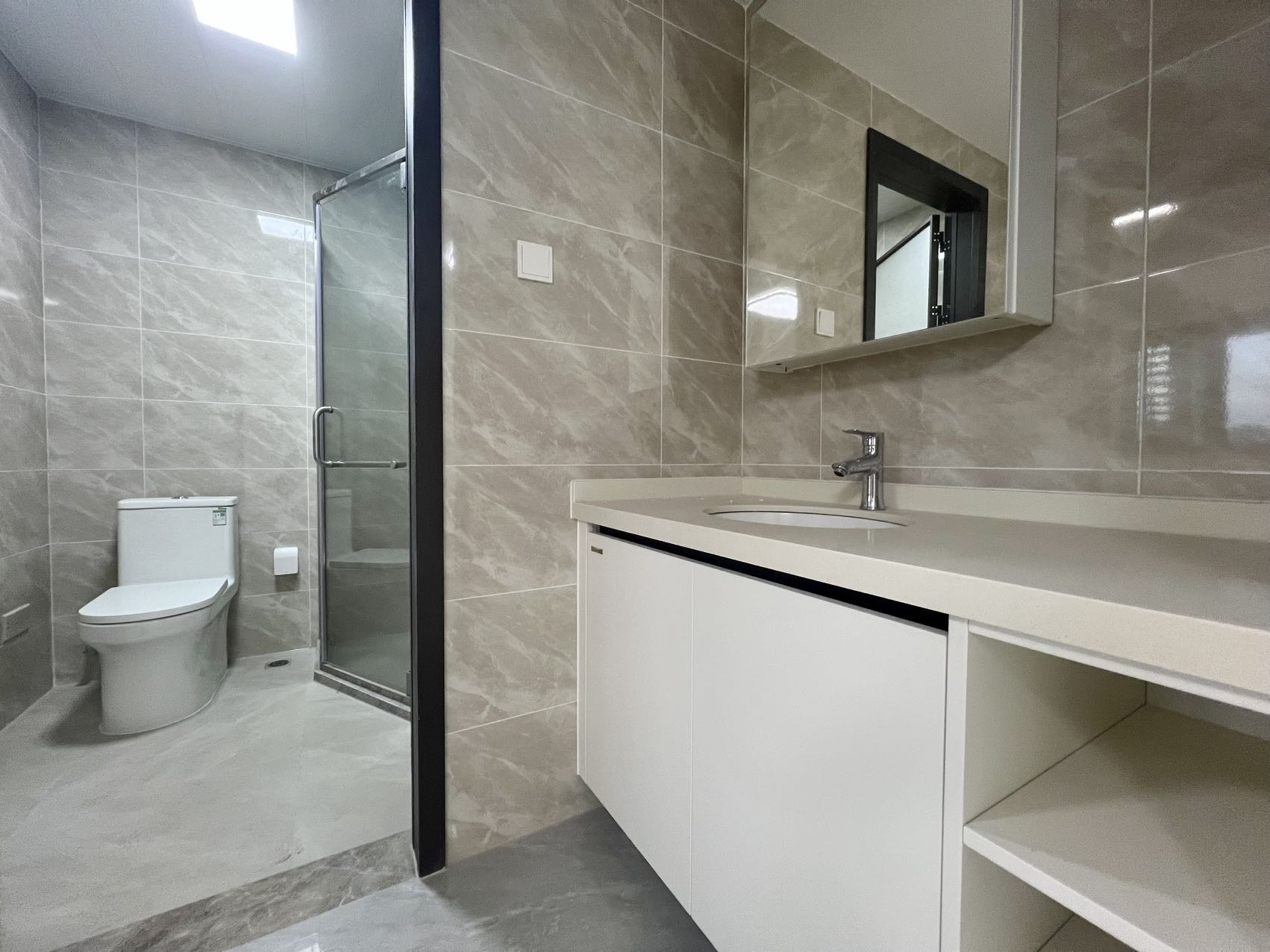 海府大院（海府路41号）  3室2厅1卫    3000.0元/月室内图