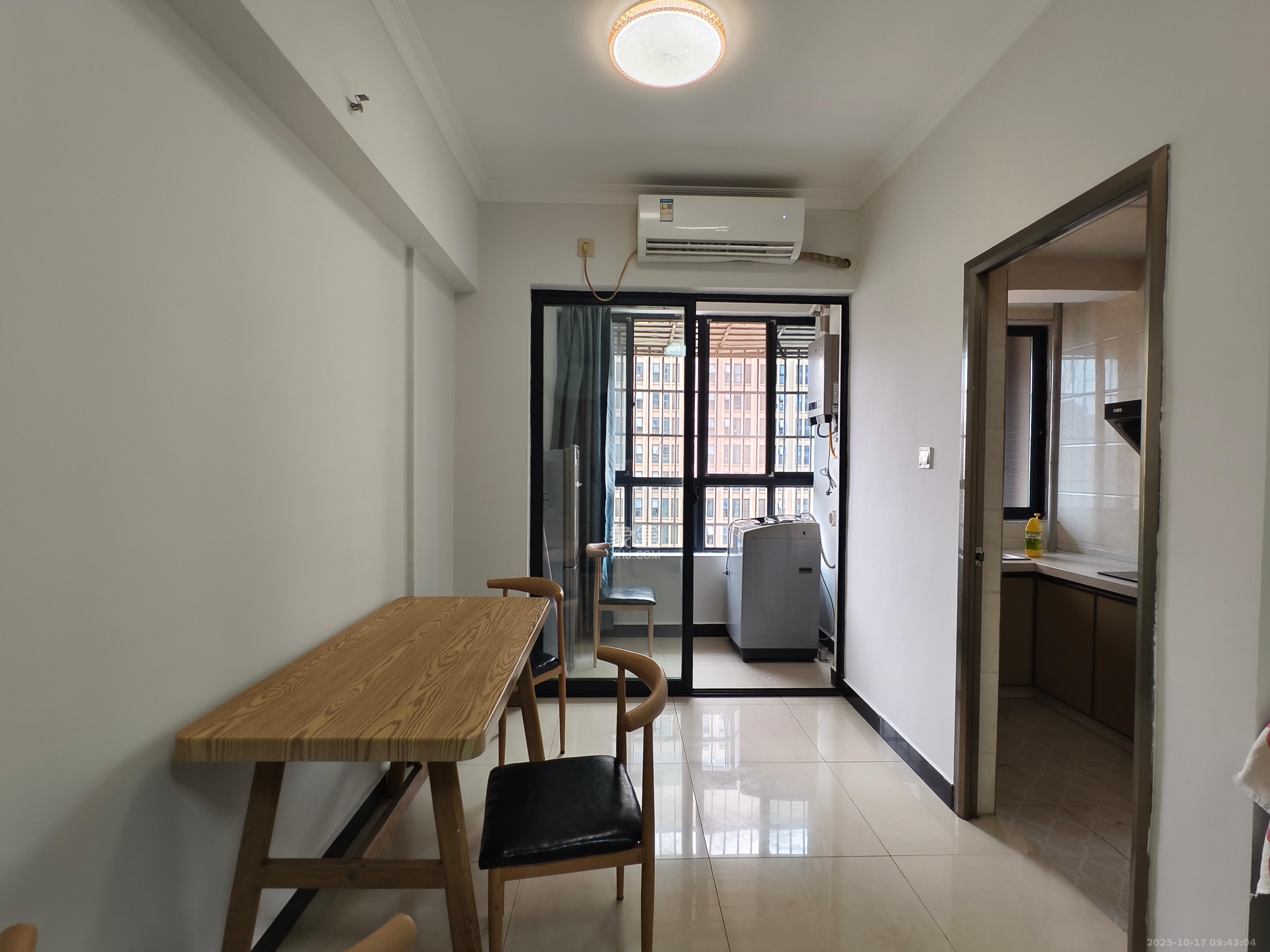 圭塘三小区  1室1厅1卫    1600.0元/月 圭塘三小区  1室1厅1卫    1600.0元/月室内图