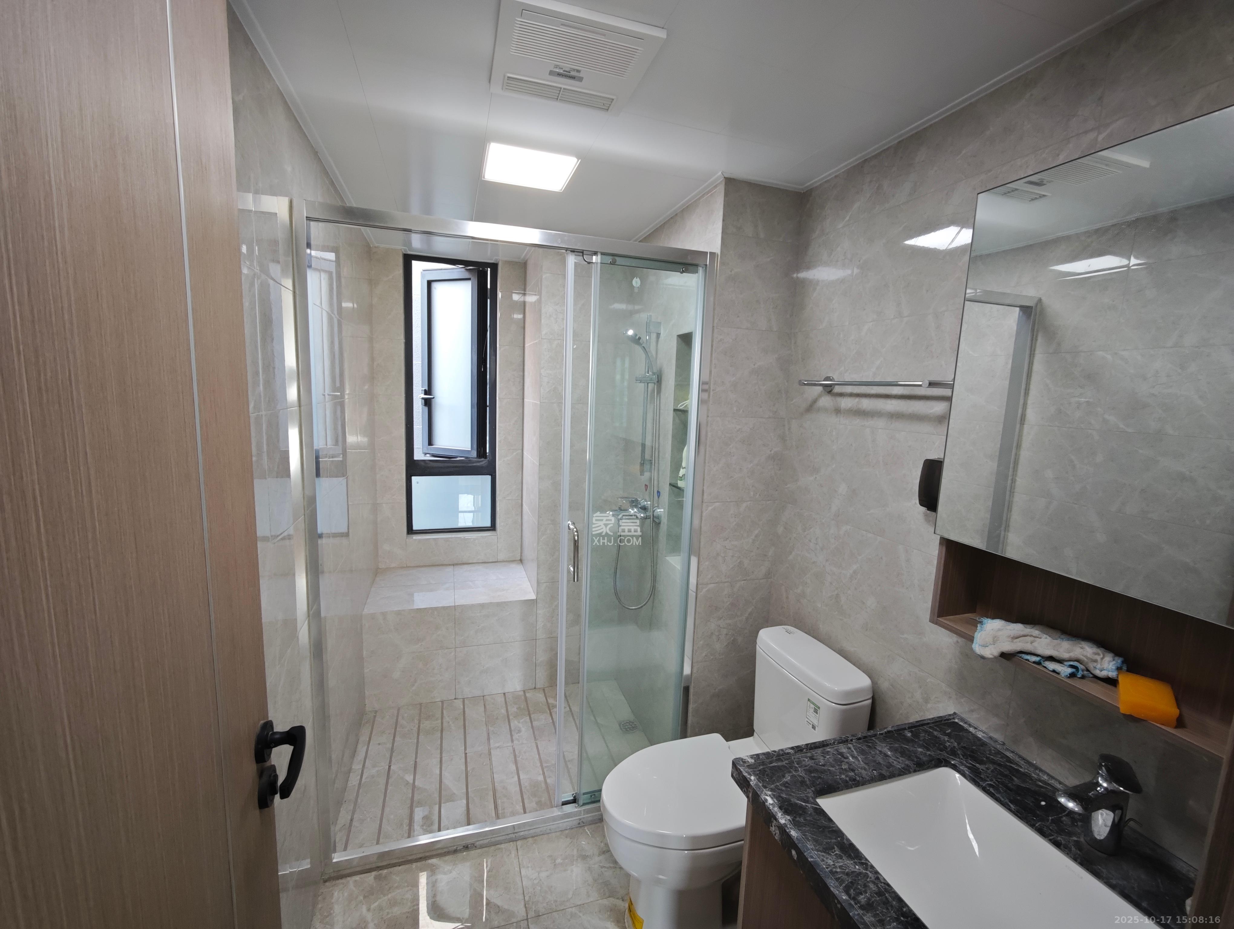 中海麓山境南区  3室2厅2卫    3000.0元/月室内图