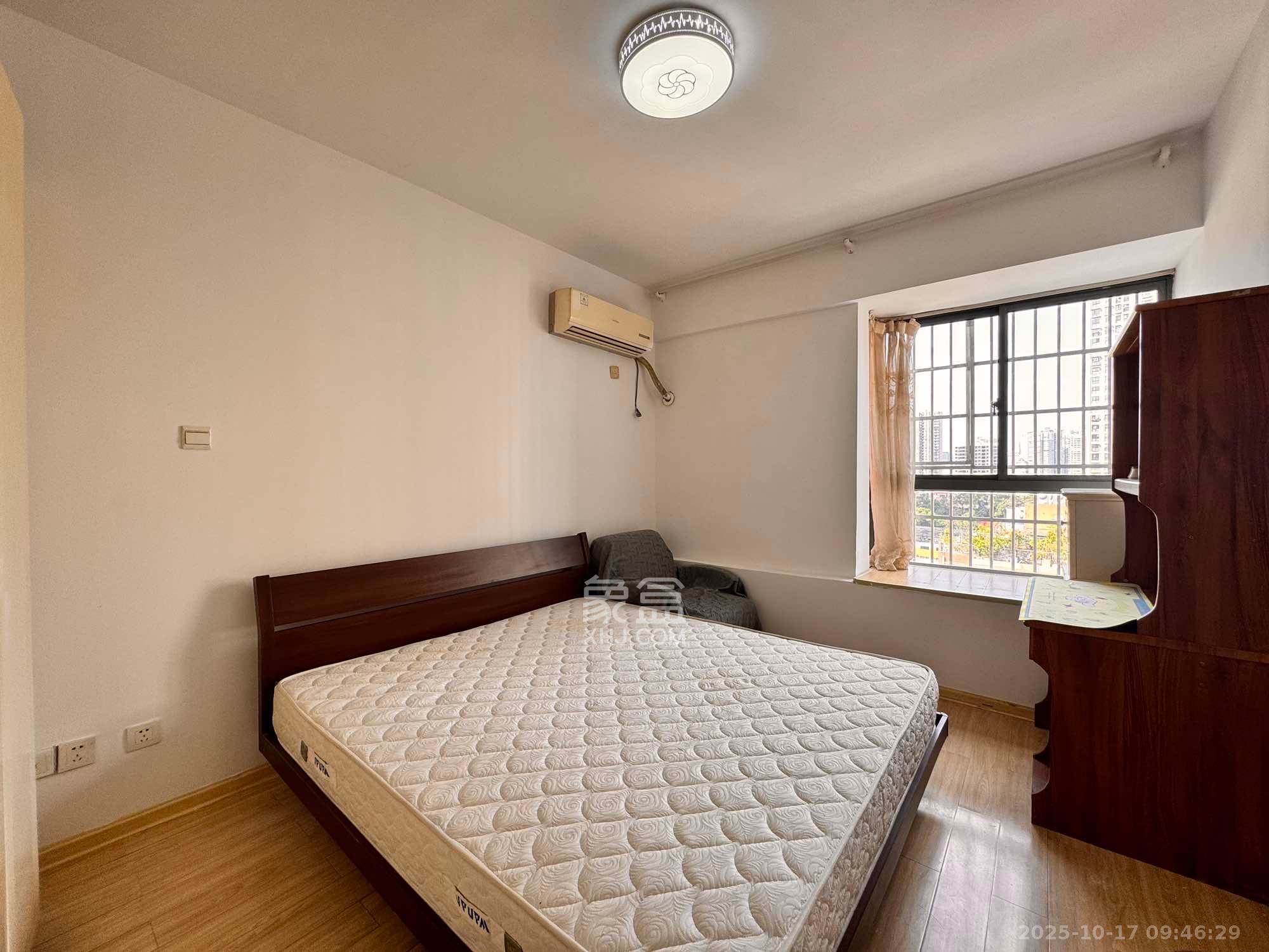 欧园  1室2厅1卫    2200.0元/月室内图