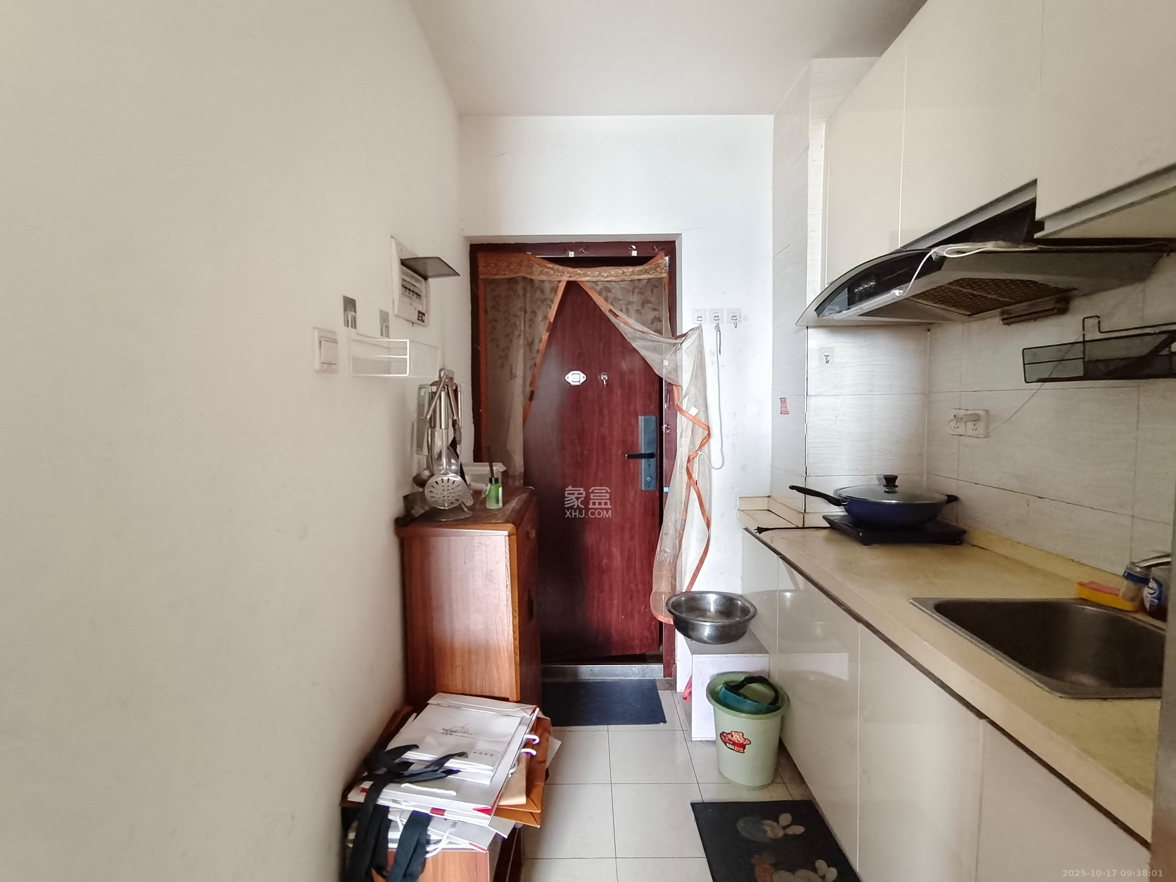 阳光100三期  1室1厅1卫    1800.0元/月室内图