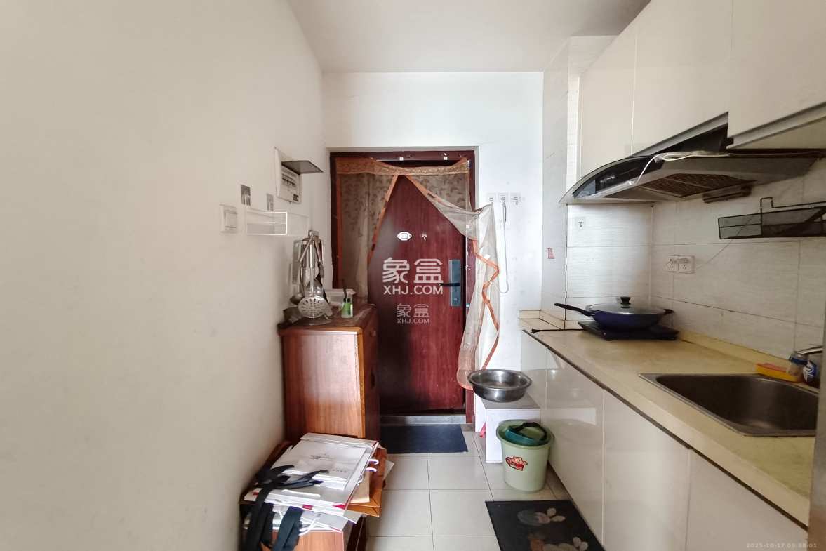 阳光100三期  1室1厅1卫    1800.0元/月 阳光100三期  1室1厅1卫    1800.0元/月室内图