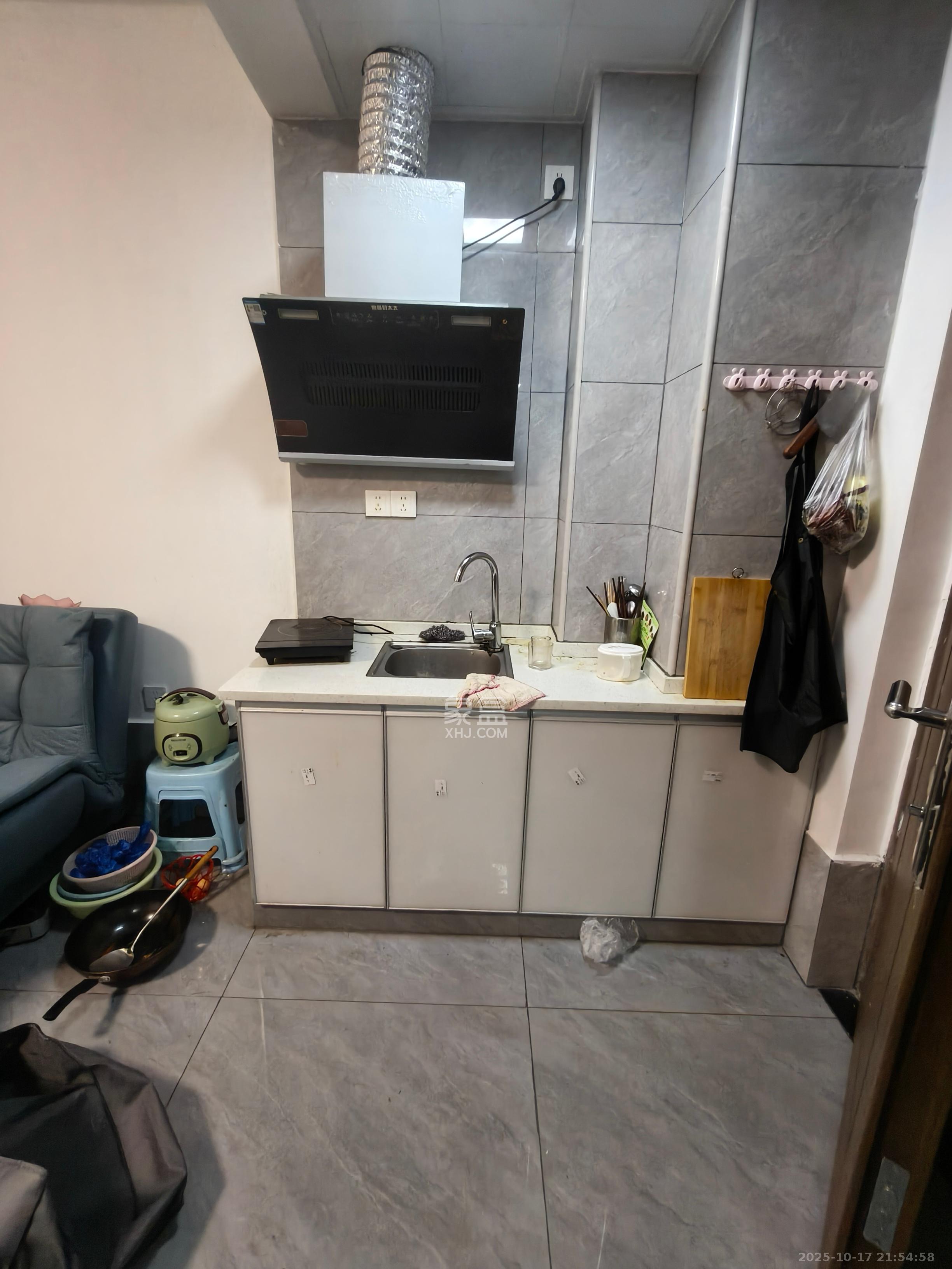 保利香槟国际  2室1厅1卫    1400.0元/月室内图