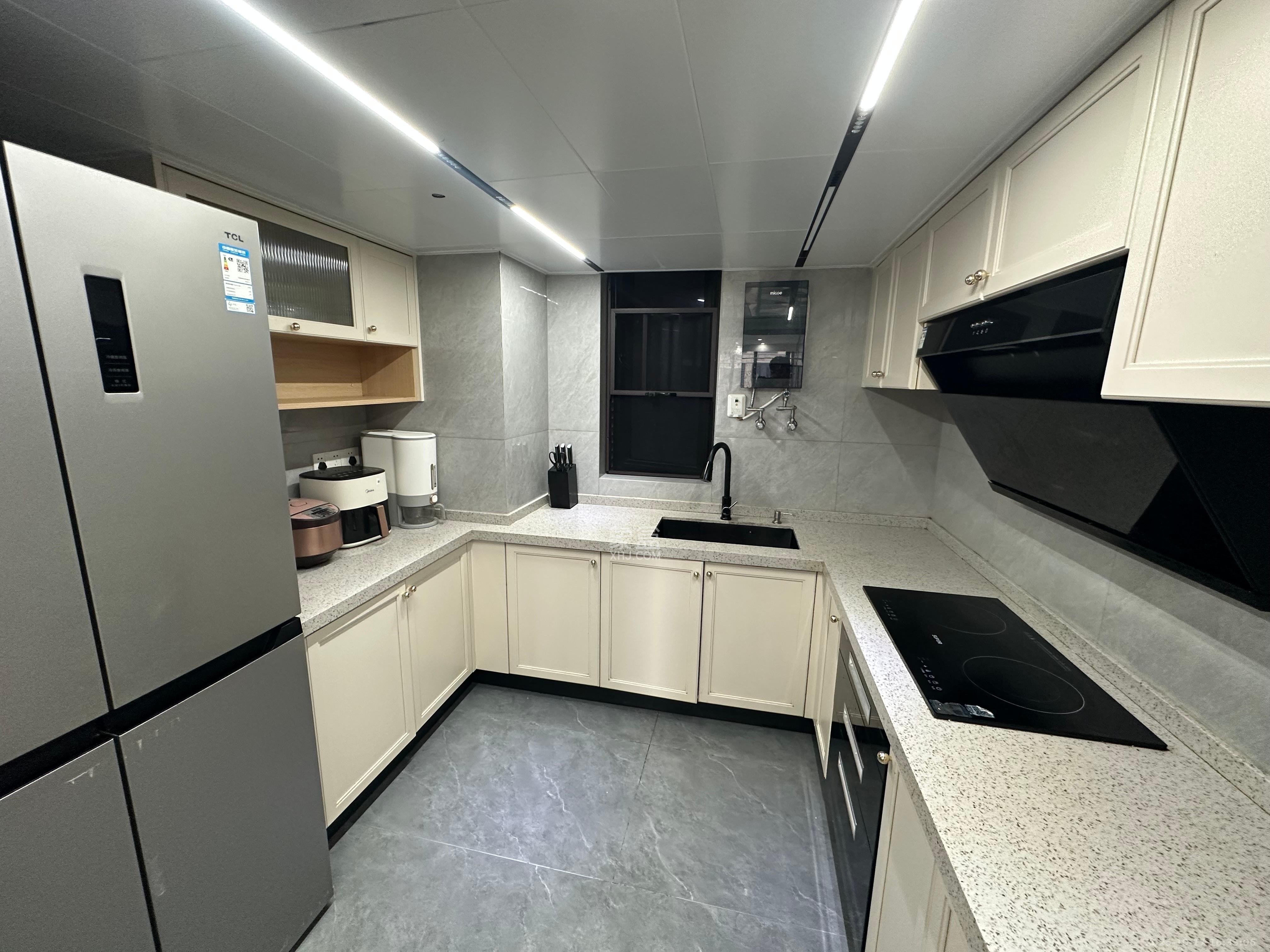 南益名士豪庭  1室0厅0卫    4000.0元/月室内图