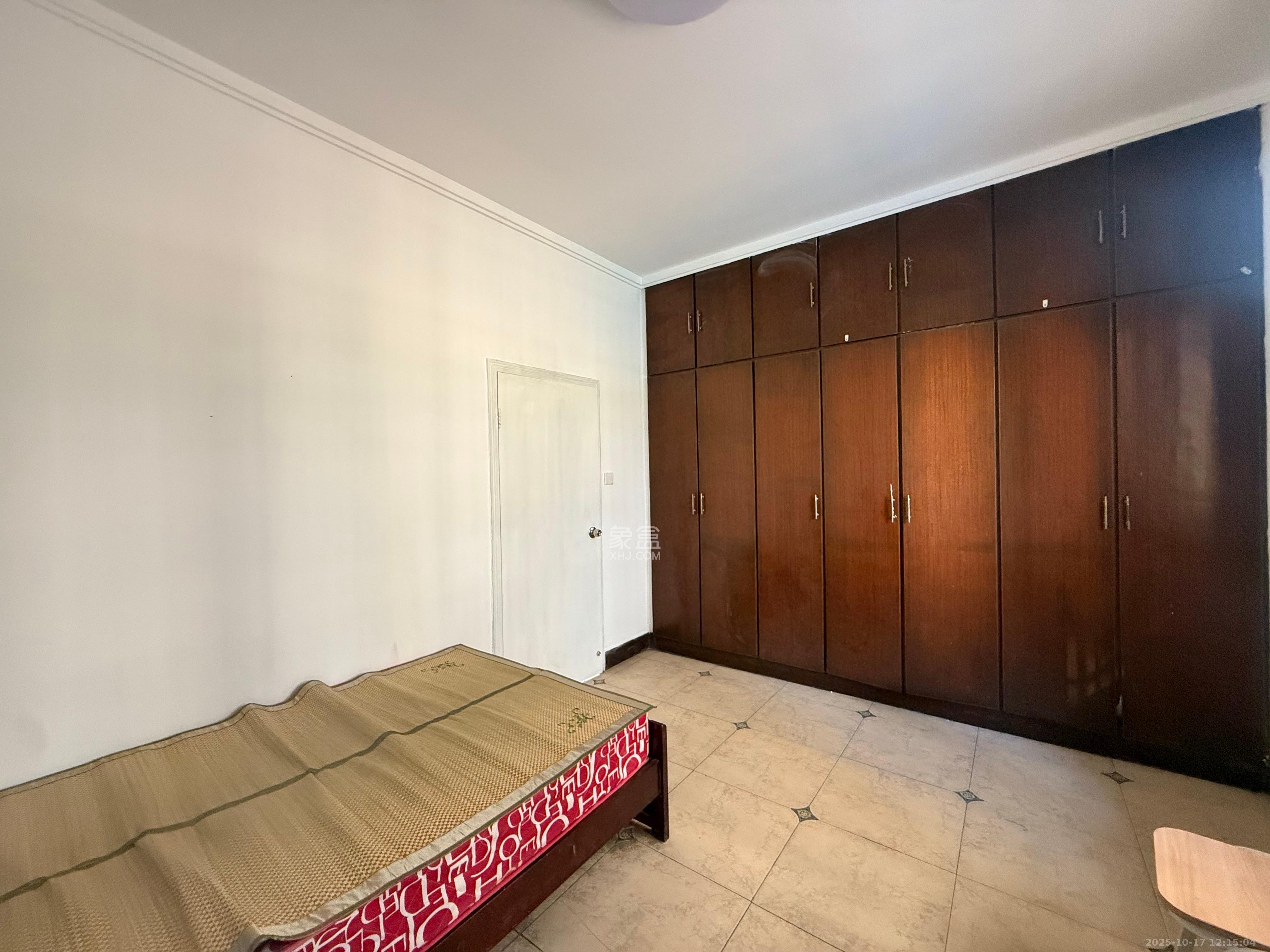 路桥宿舍  2室1厅1卫    1300.0元/月室内图