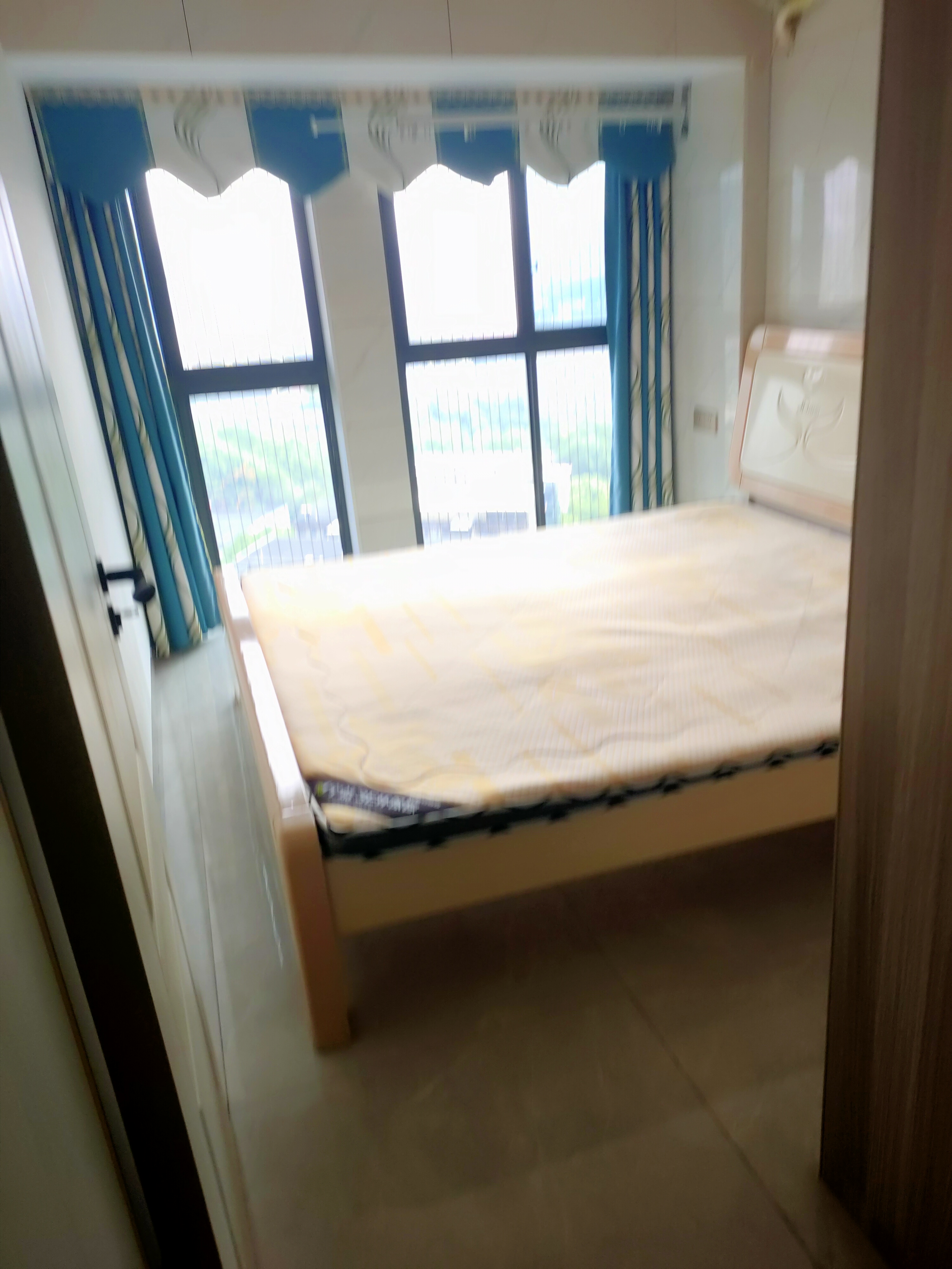 金钟大雁城  2室1厅1卫    1800.0元/月室内图