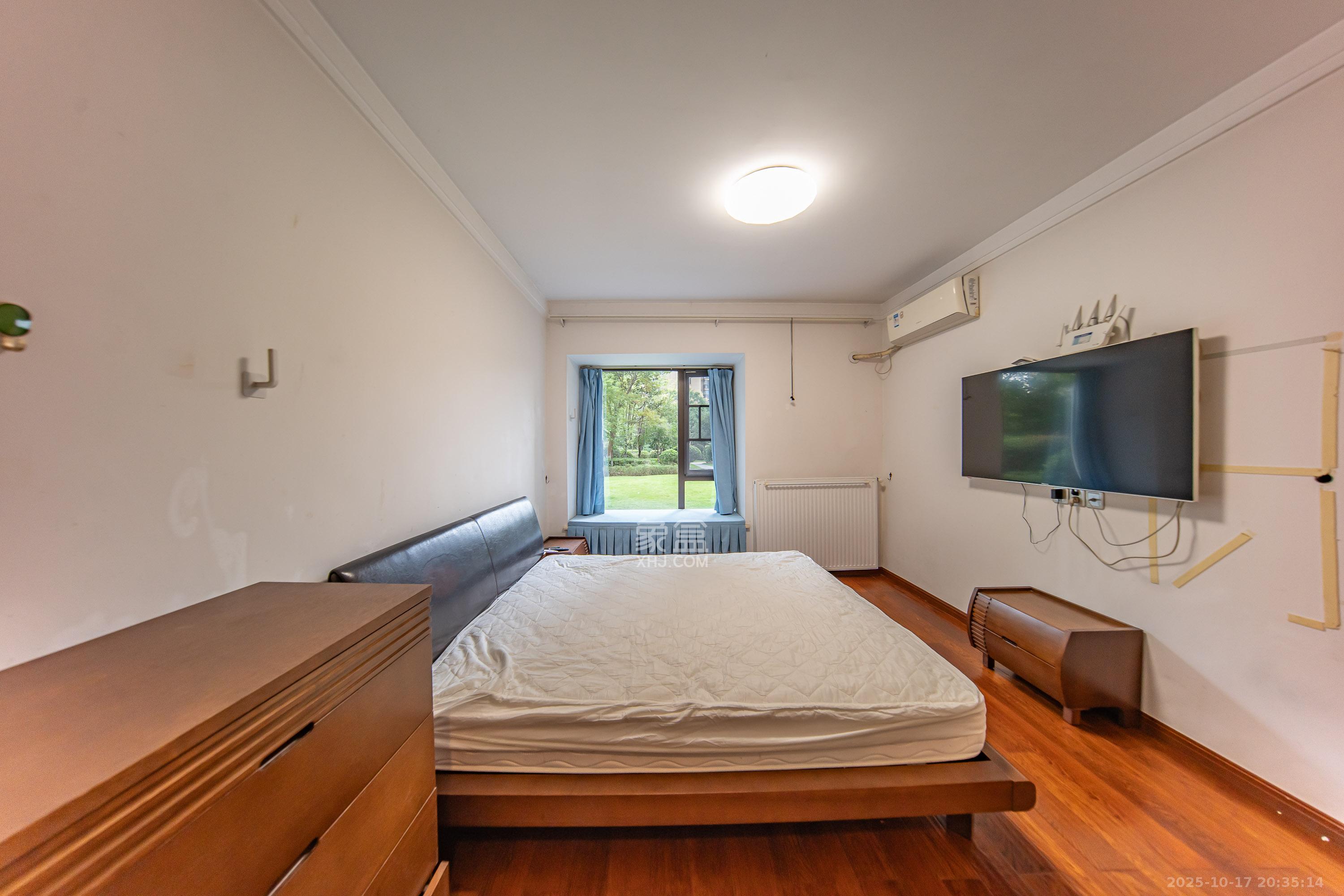 华润橡树湾 4室2厅2卫 115.0万 华润橡树湾 4室2厅2卫 115.0万卧室