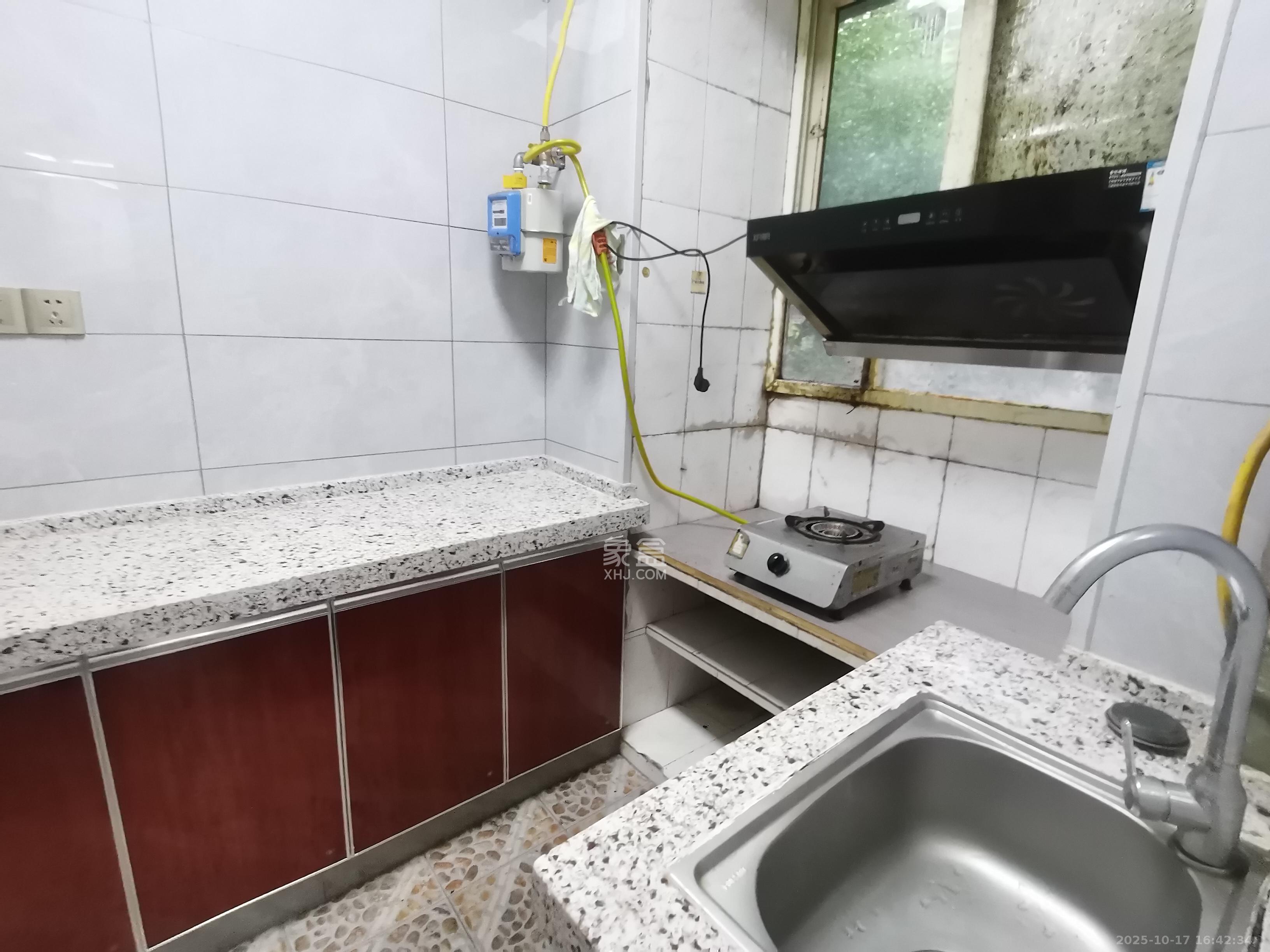 正圆小区(树木岭) 2室1厅1卫 1300.0元/月 正圆小区(树木岭) 2室1厅1卫 1300.0元/月室内图