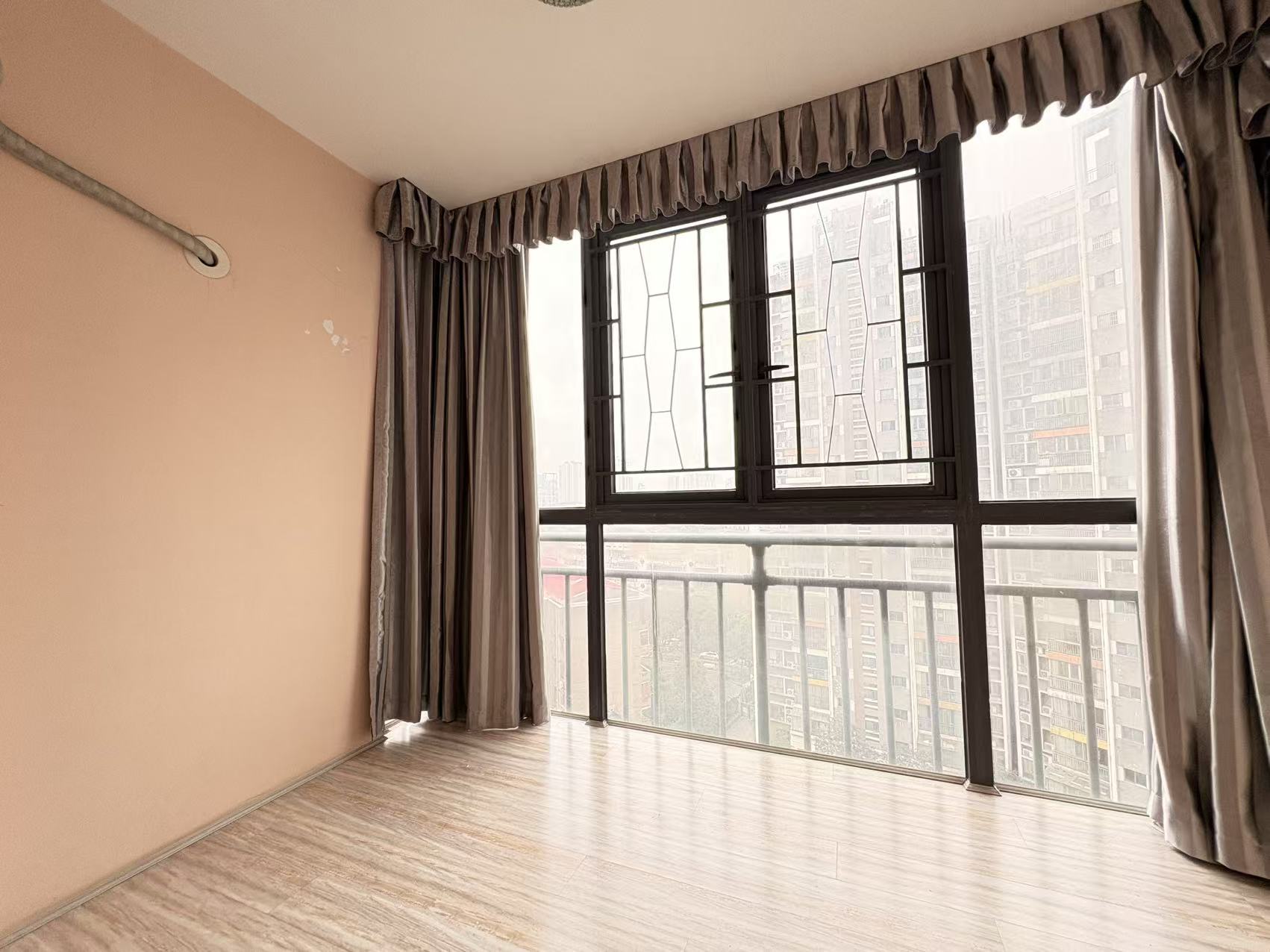 太一御江城  3室2厅2卫    1800.0元/月室内图