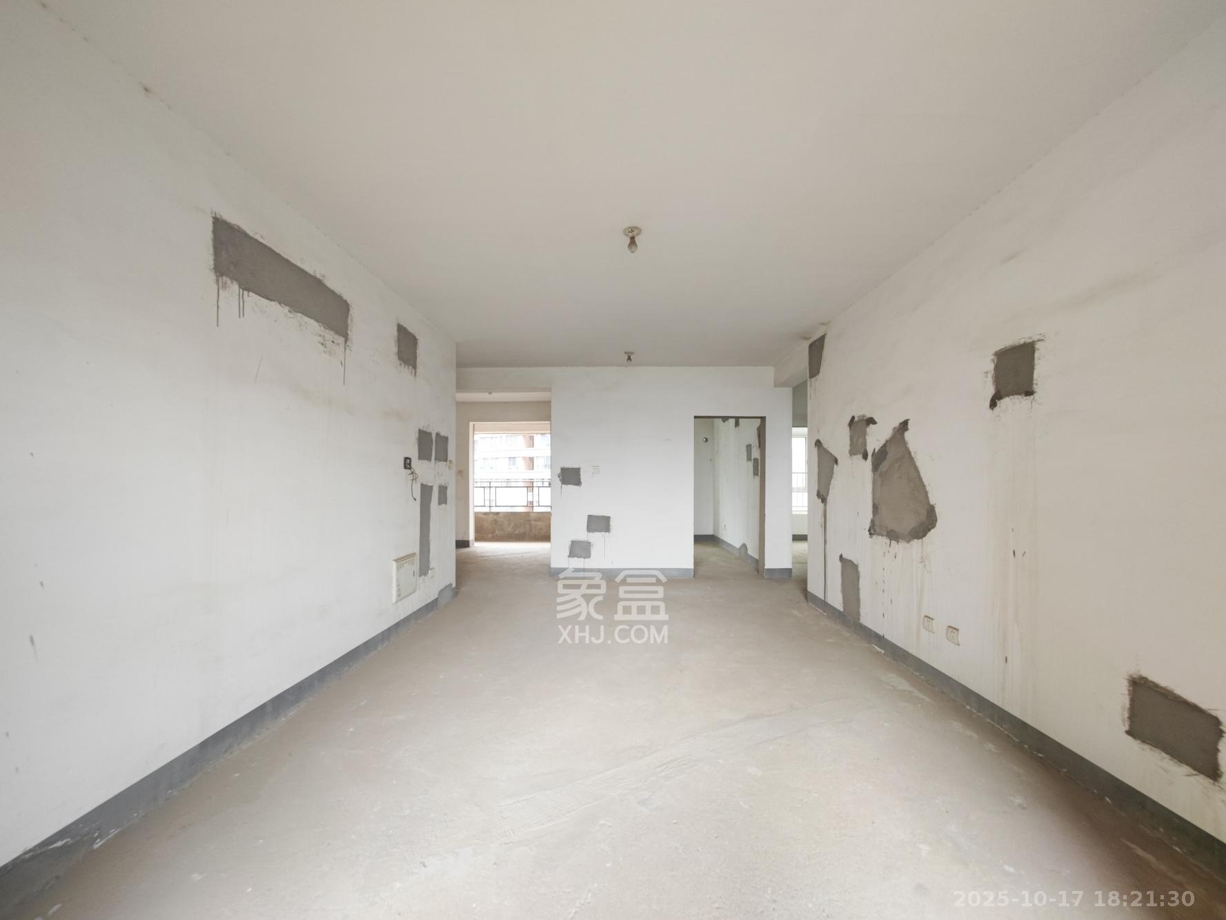 五矿万境水岸一期(万境水岸嘉苑)  3室2厅2卫    152.0万 五矿万境水岸一期(万境水岸嘉苑)  3室2厅2卫    152.0万客厅