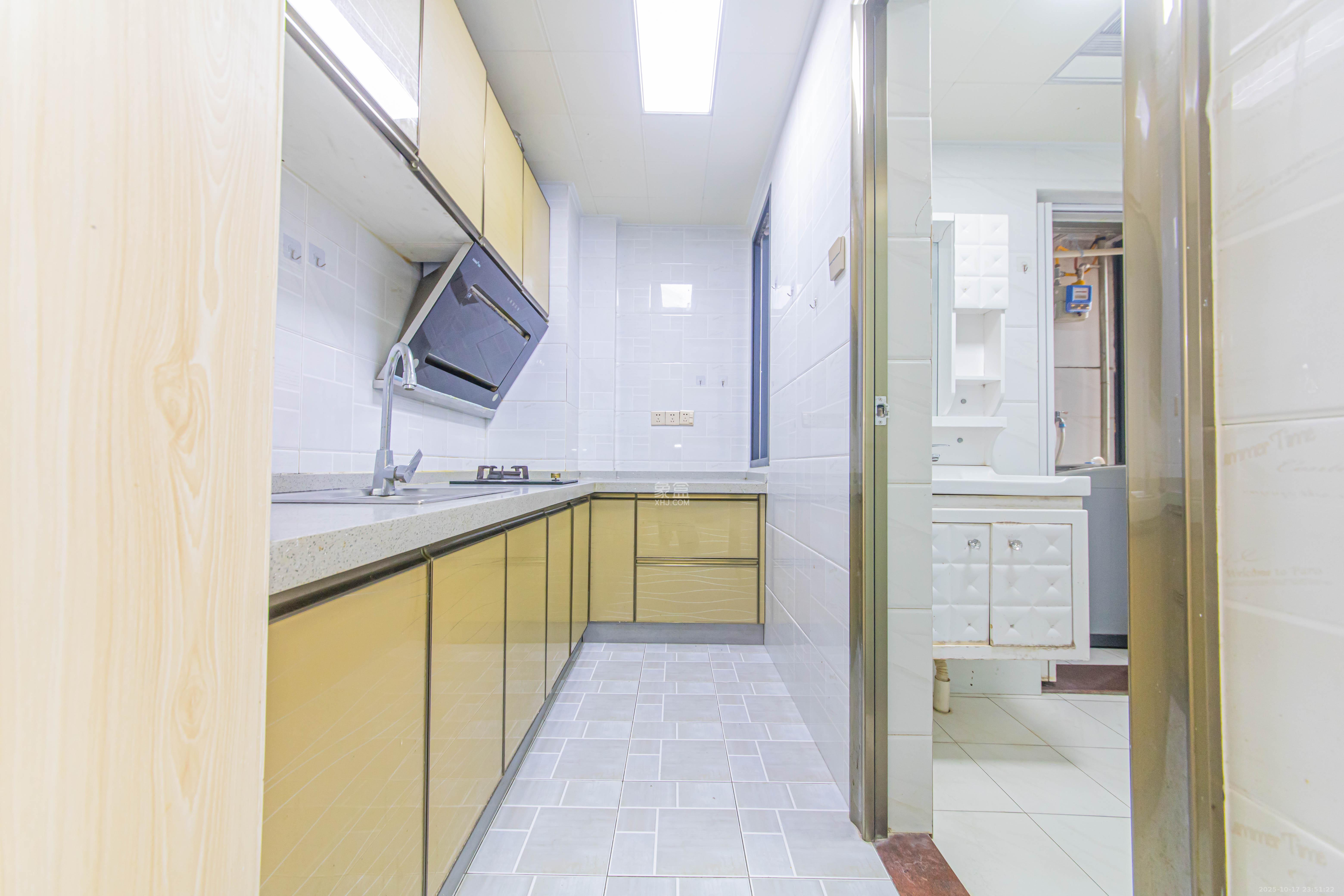 中建芙蓉工社 2室1厅1卫 40.0万 中建芙蓉工社 2室1厅1卫 40.0万厨房