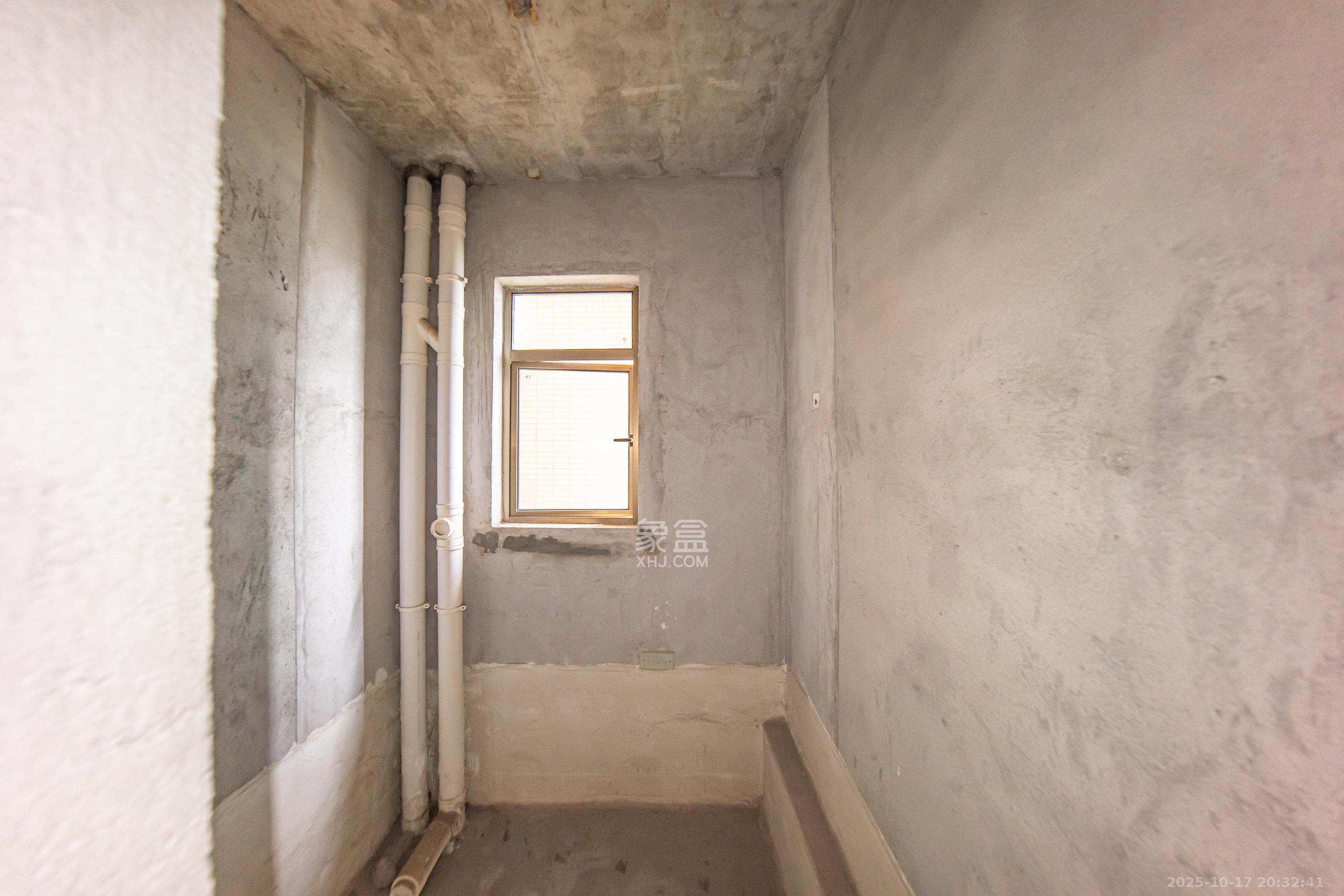 江山帝景哈佛  4室2厅1卫   138.00万 江山帝景哈佛  4室2厅1卫   138.00万卫生间