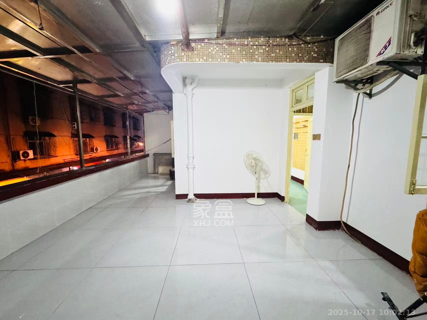 长坡社区  3室1厅1卫    1800.0元/月室内图
