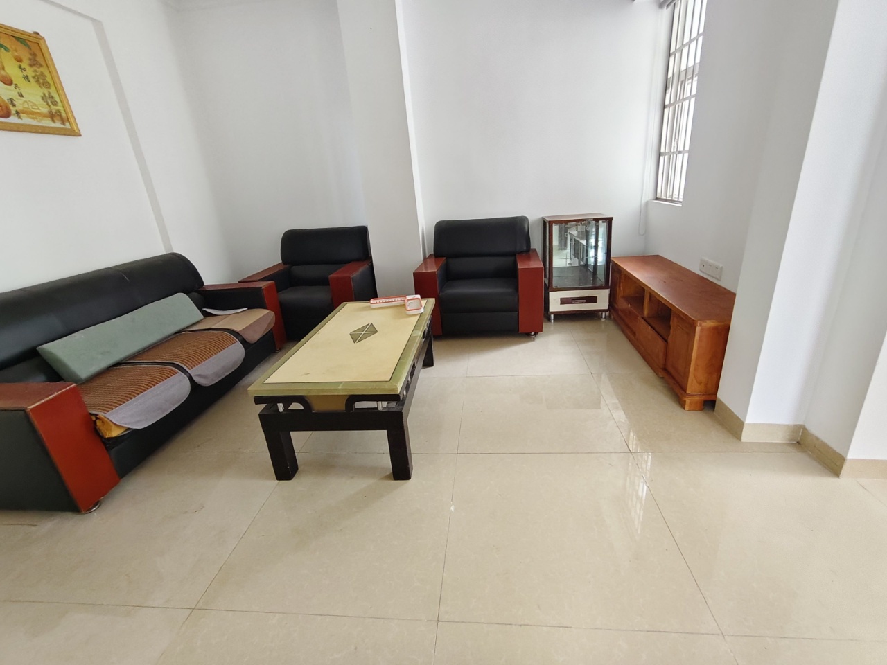 宝泰温泉花园  4室2厅2卫    3200.0元/月室内图