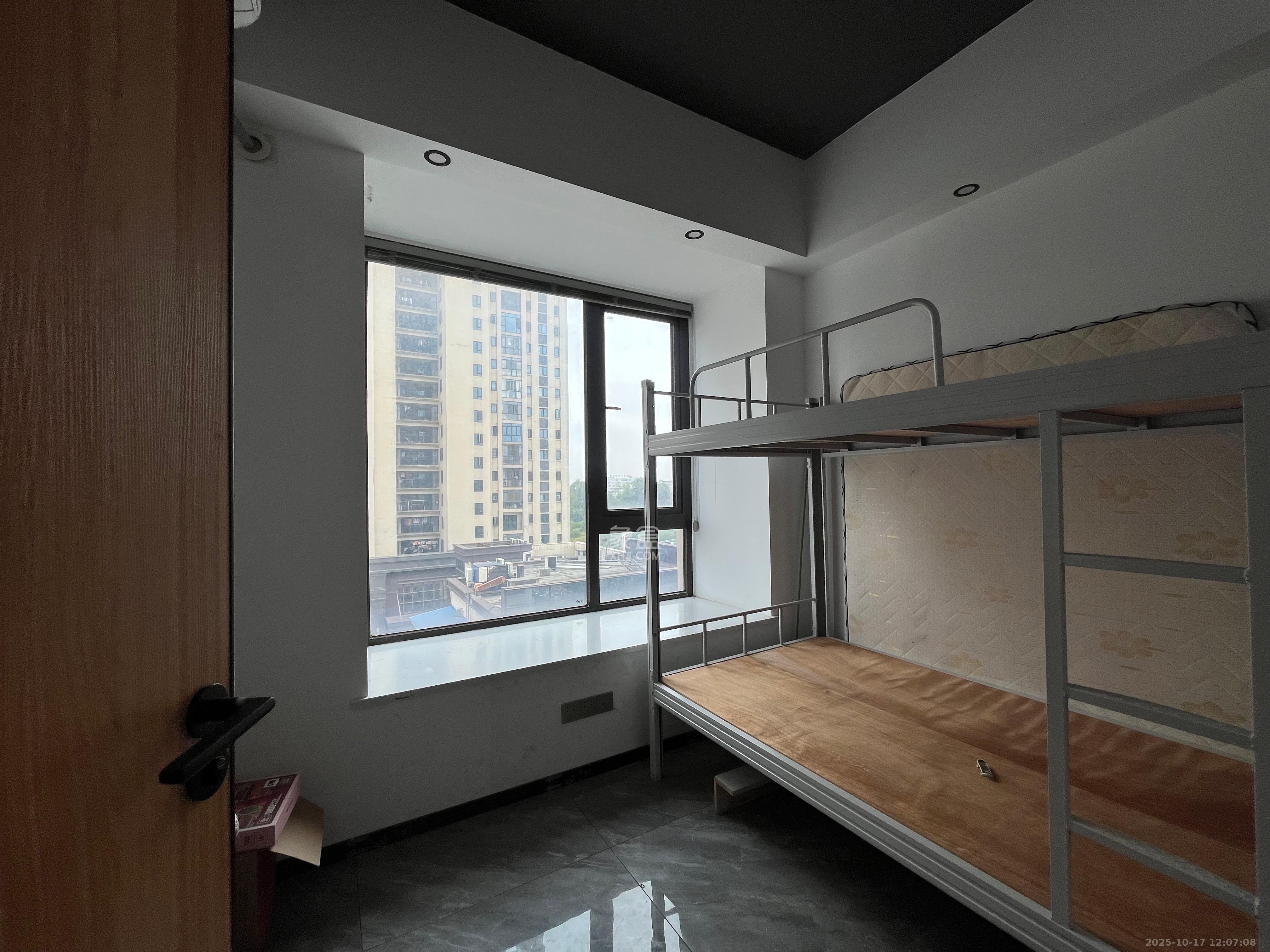 金科天悦(金科美邻汇) 5室1厅1卫 5200.0元/月 金科天悦(金科美邻汇) 5室1厅1卫 5200.0元/月室内图