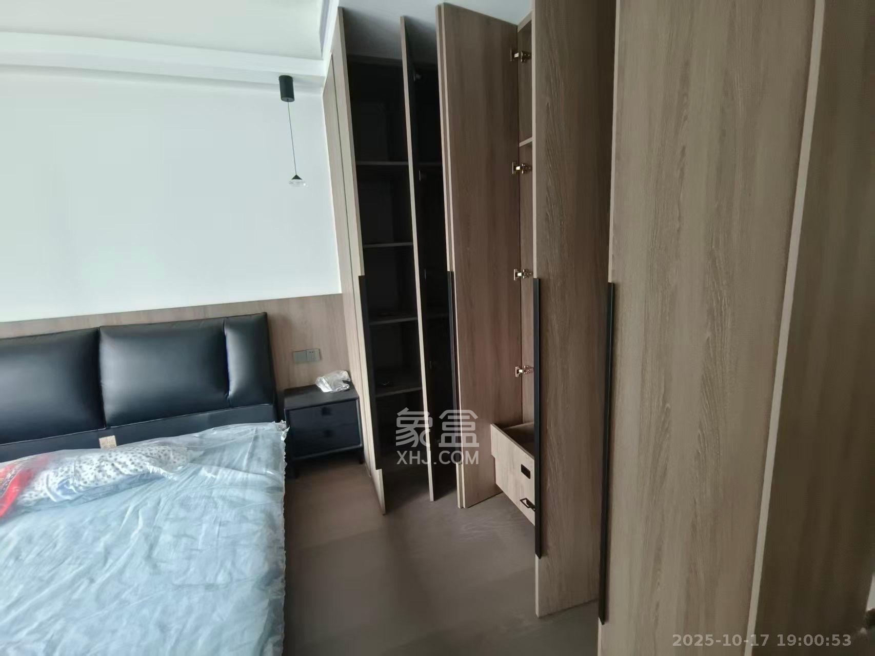 绿地麓云国际一期 6室2厅3卫 7000.0元/月 绿地麓云国际一期 6室2厅3卫 7000.0元/月室内图