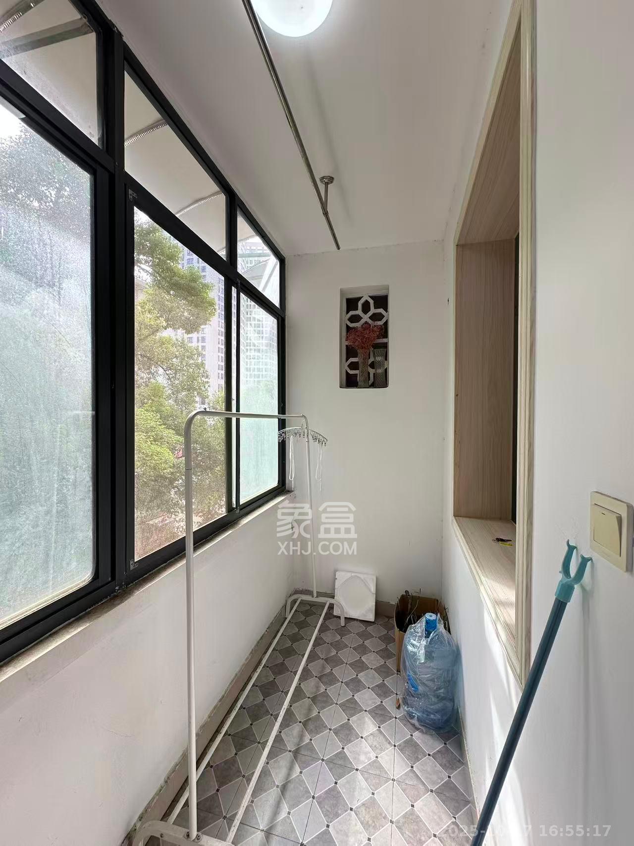 东风一村社区房（王家垅）  1室1厅1卫    1400.0元/月室内图