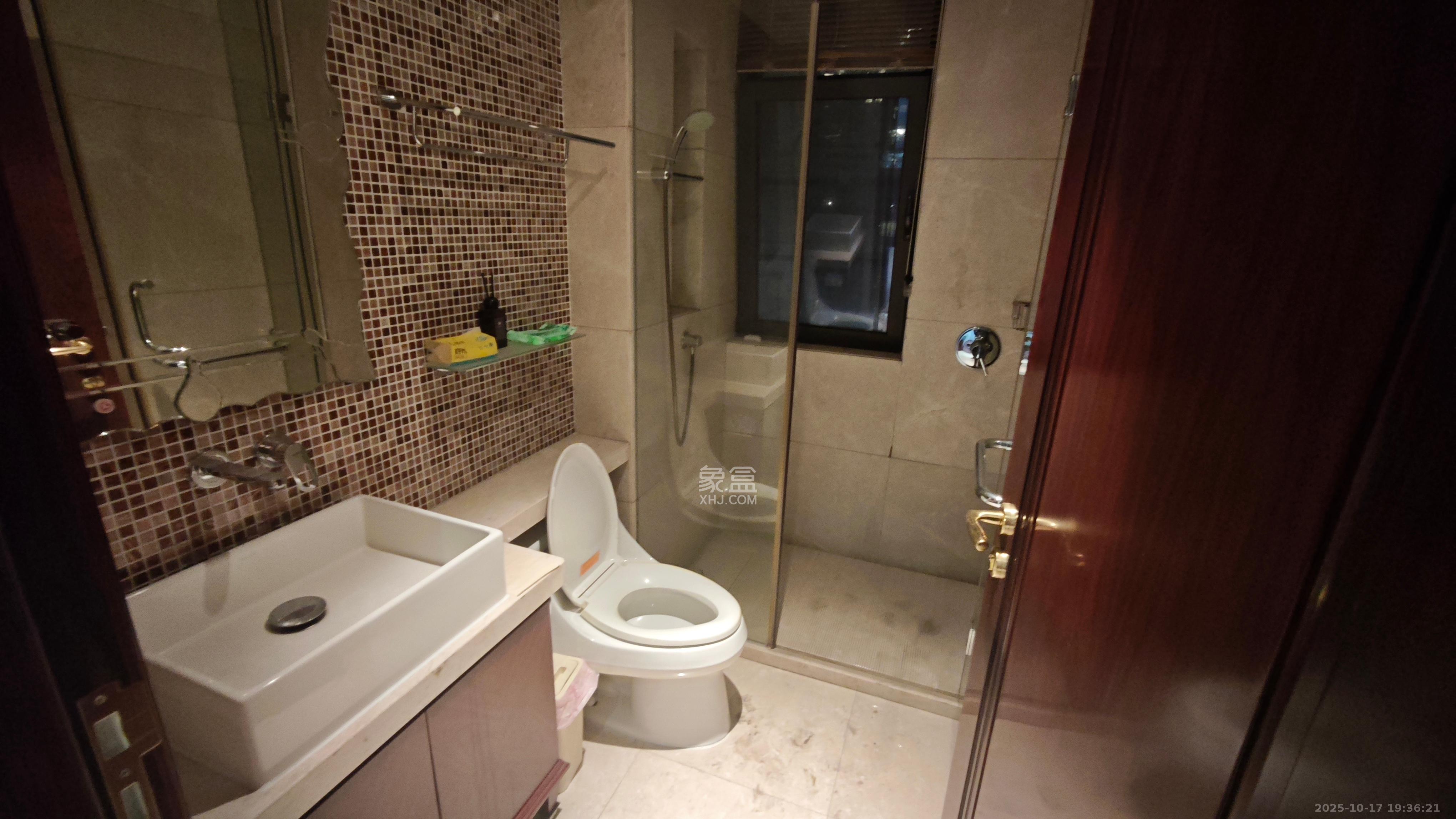 运达中央广场一、二期 3室2厅2卫 9000.0元/月 运达中央广场一、二期 3室2厅2卫 9000.0元/月室内图