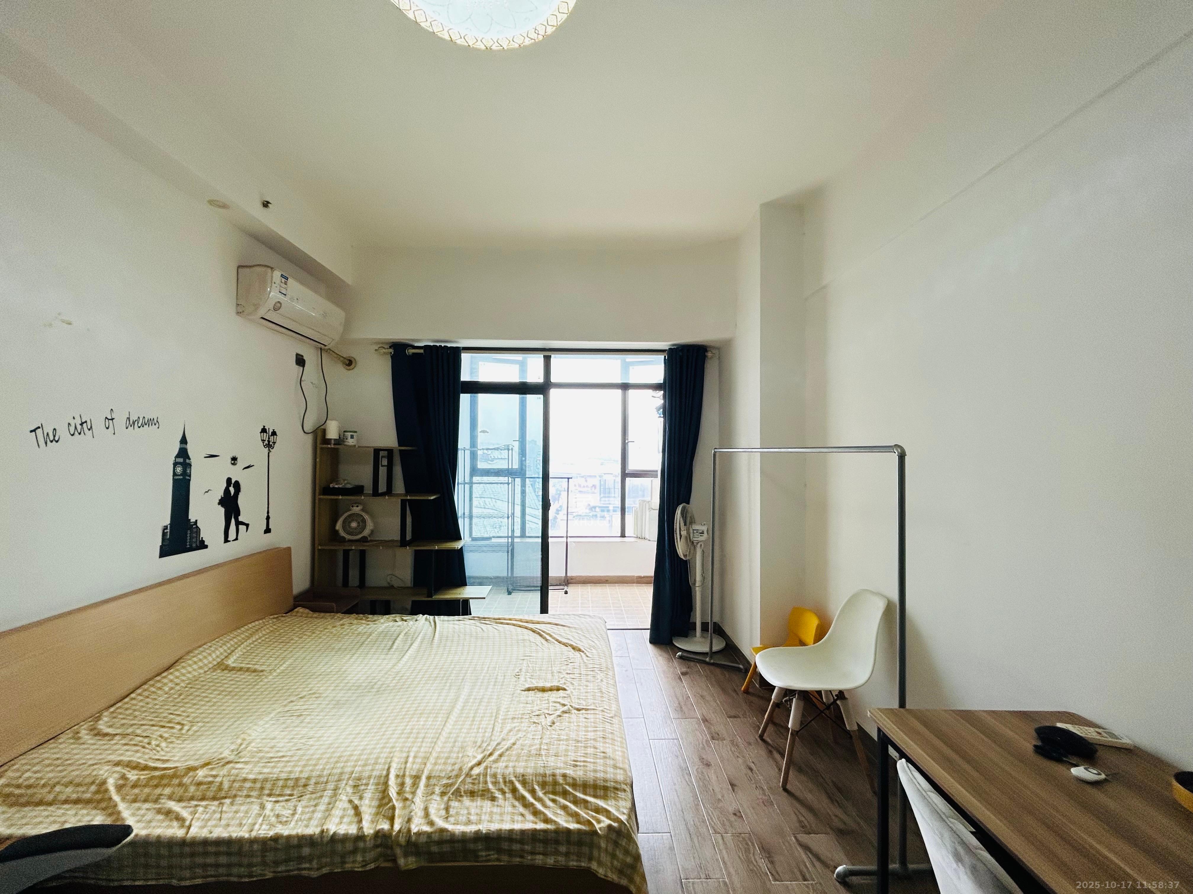 梅溪国际公寓(步步高新天地)  1室1厅1卫    1600.0元/月 梅溪国际公寓(步步高新天地)  1室1厅1卫    1600.0元/月室内图