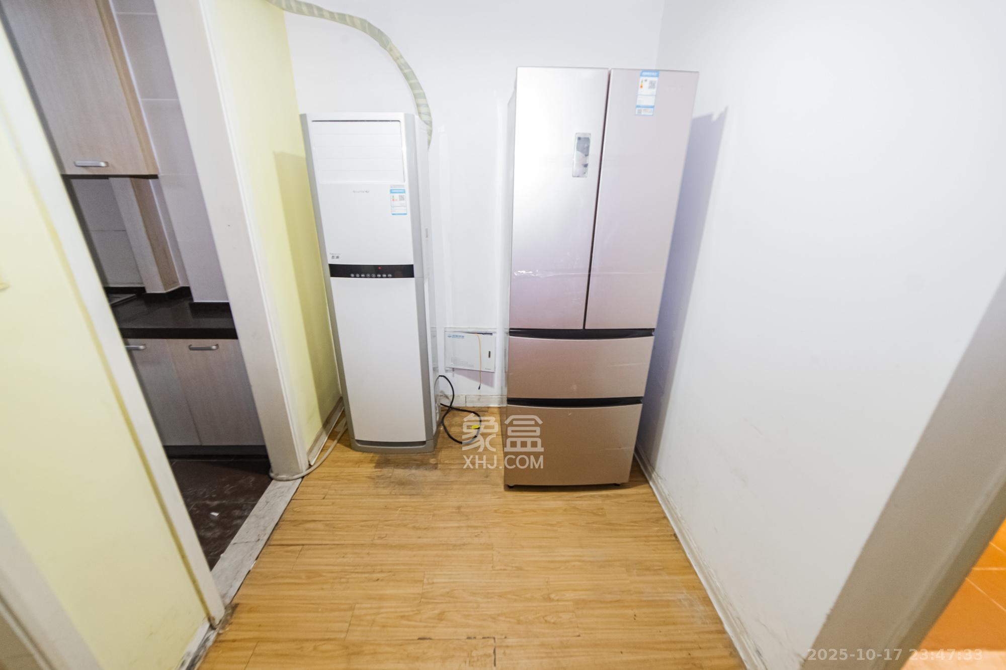 北辰三角洲E5区  1室1厅1卫    68.0万客厅