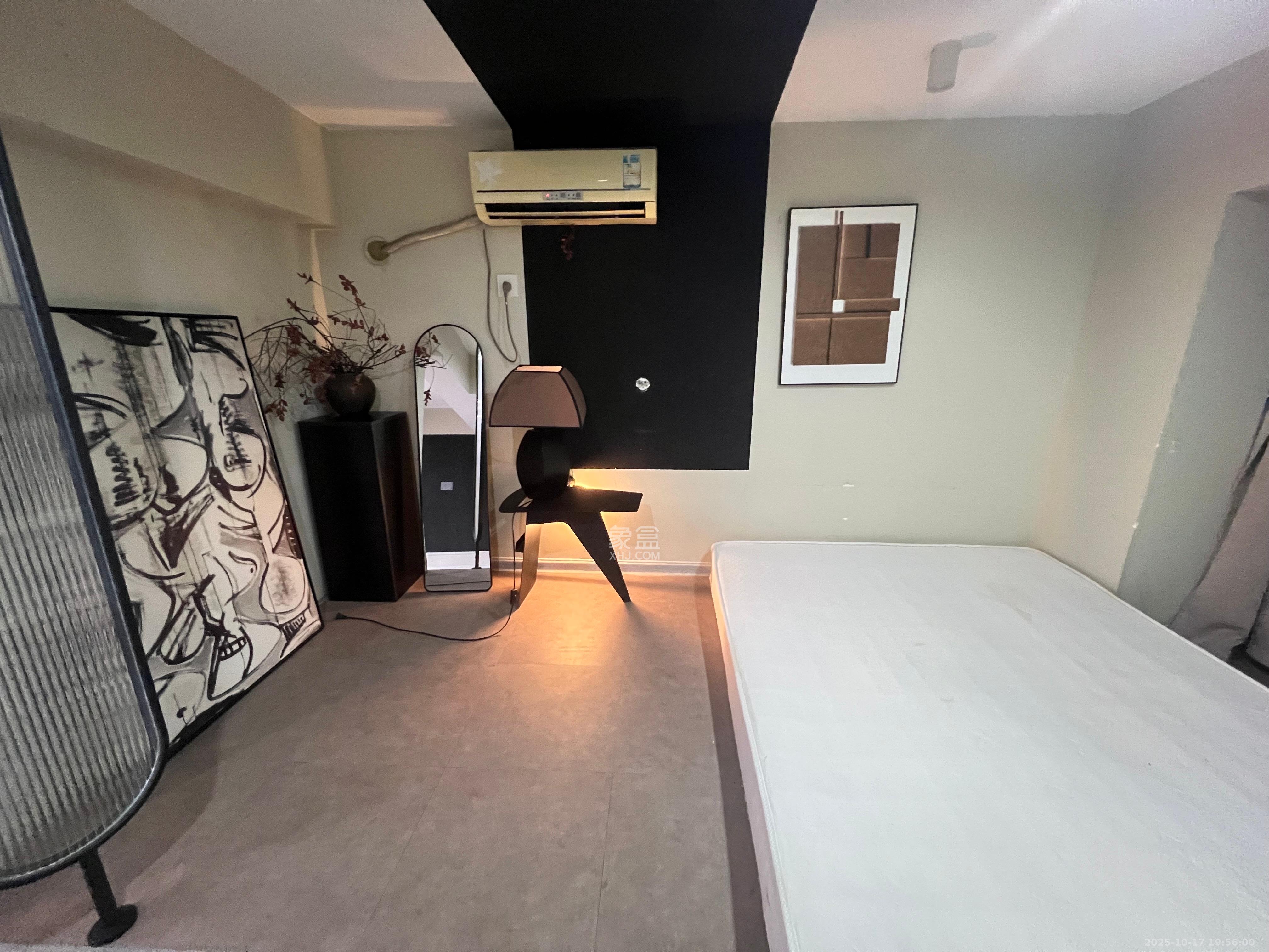 中天广场  1室1厅1卫    2100.0元/月 中天广场  1室1厅1卫    2100.0元/月室内图