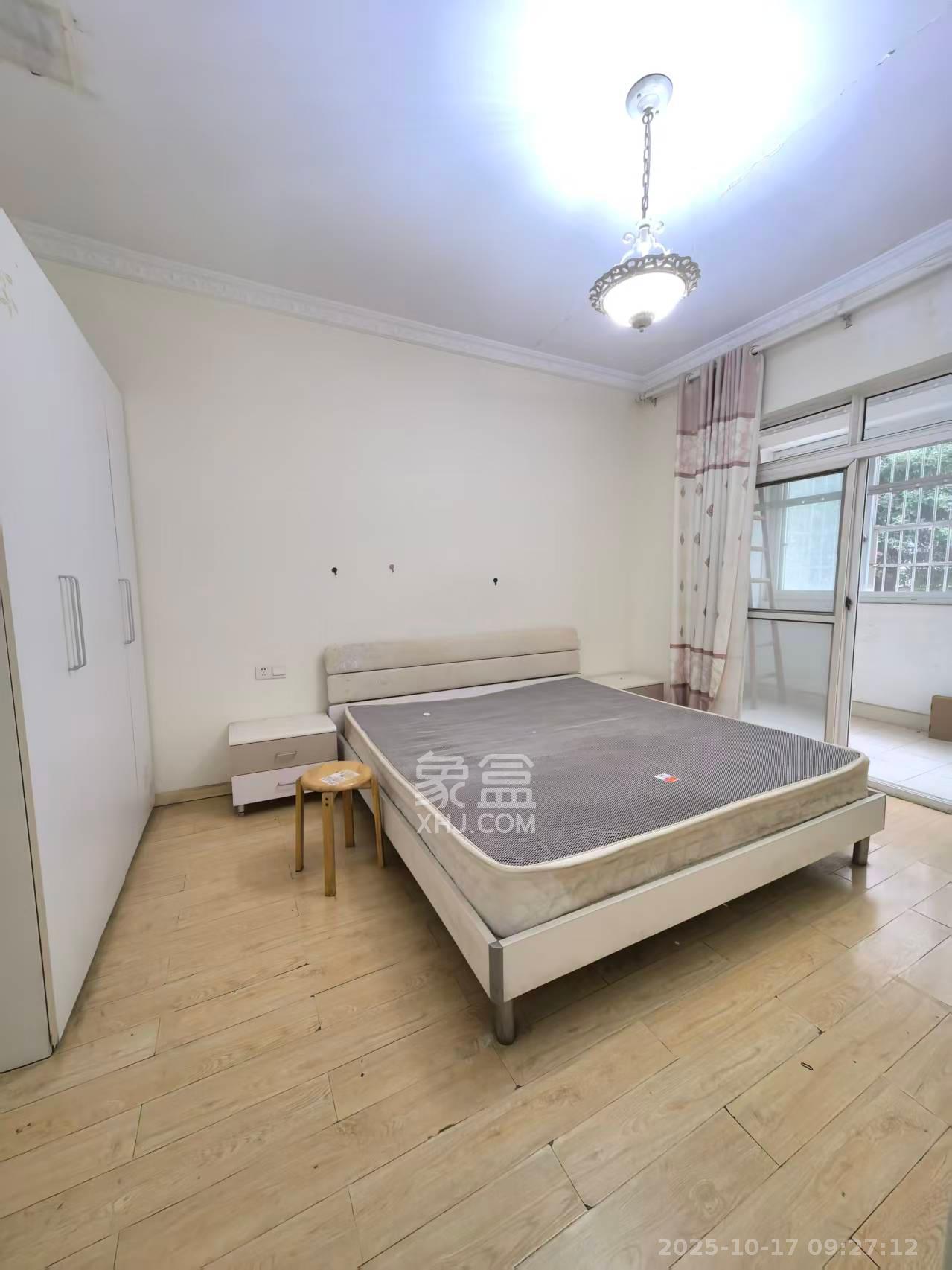 红星农博住宅小区（佳英农博小区）  3室2厅1卫    2000.0元/月室内图