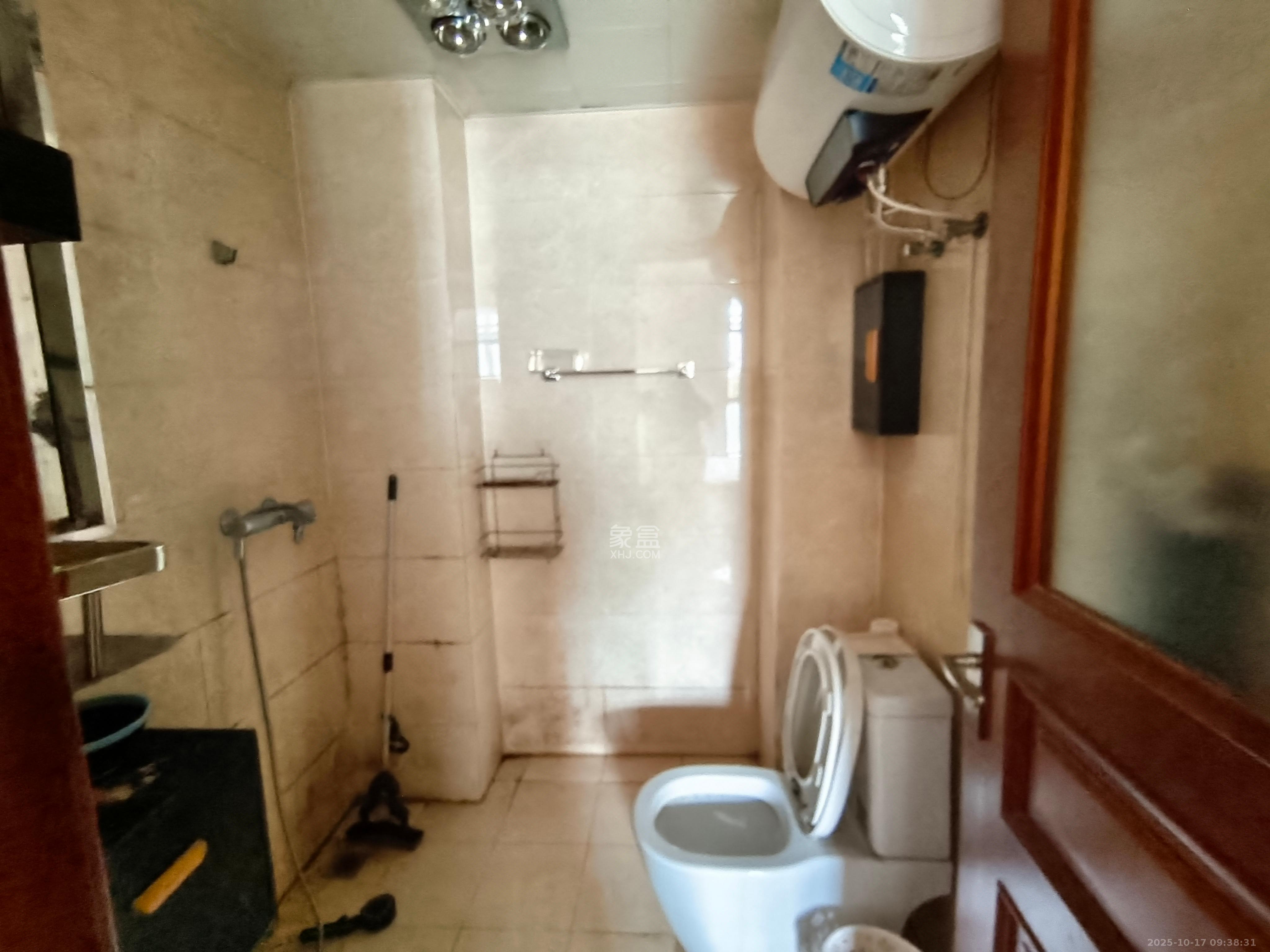 阳光100三期  1室1厅1卫    1800.0元/月室内图